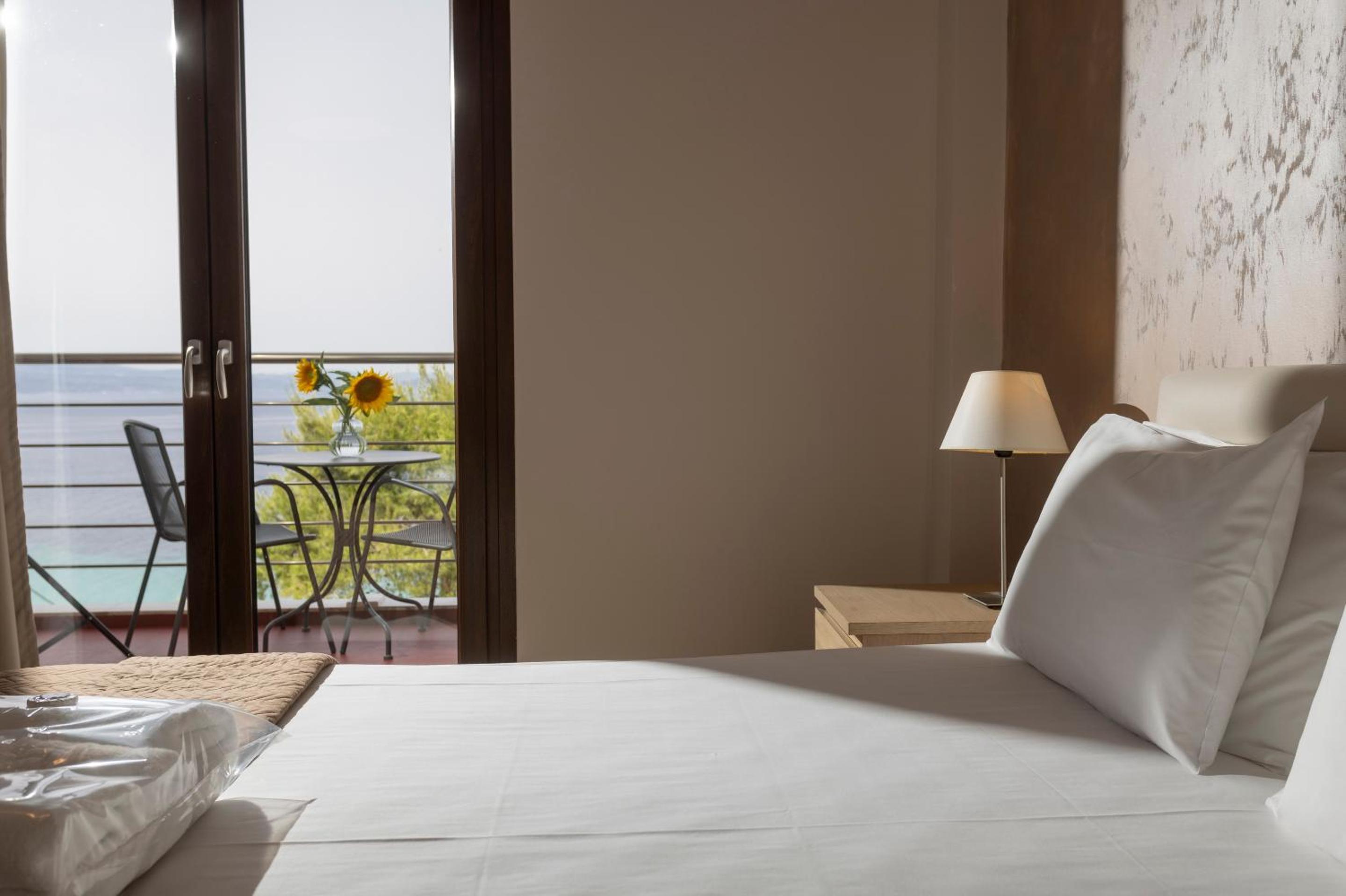Sea View Apollo Apartments & Studios in Afytos