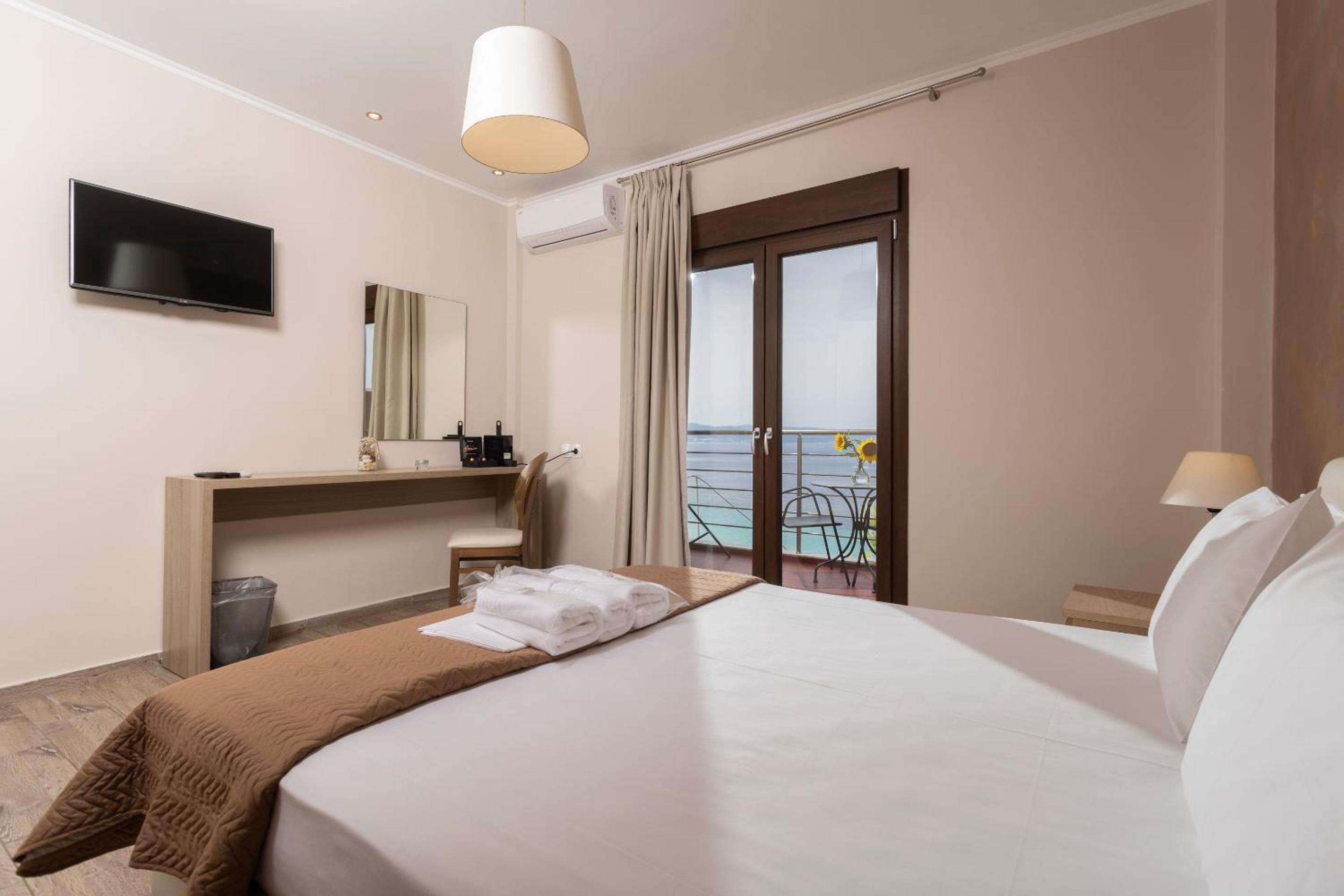 Sea View Apollo Apartments & Studios in Afytos