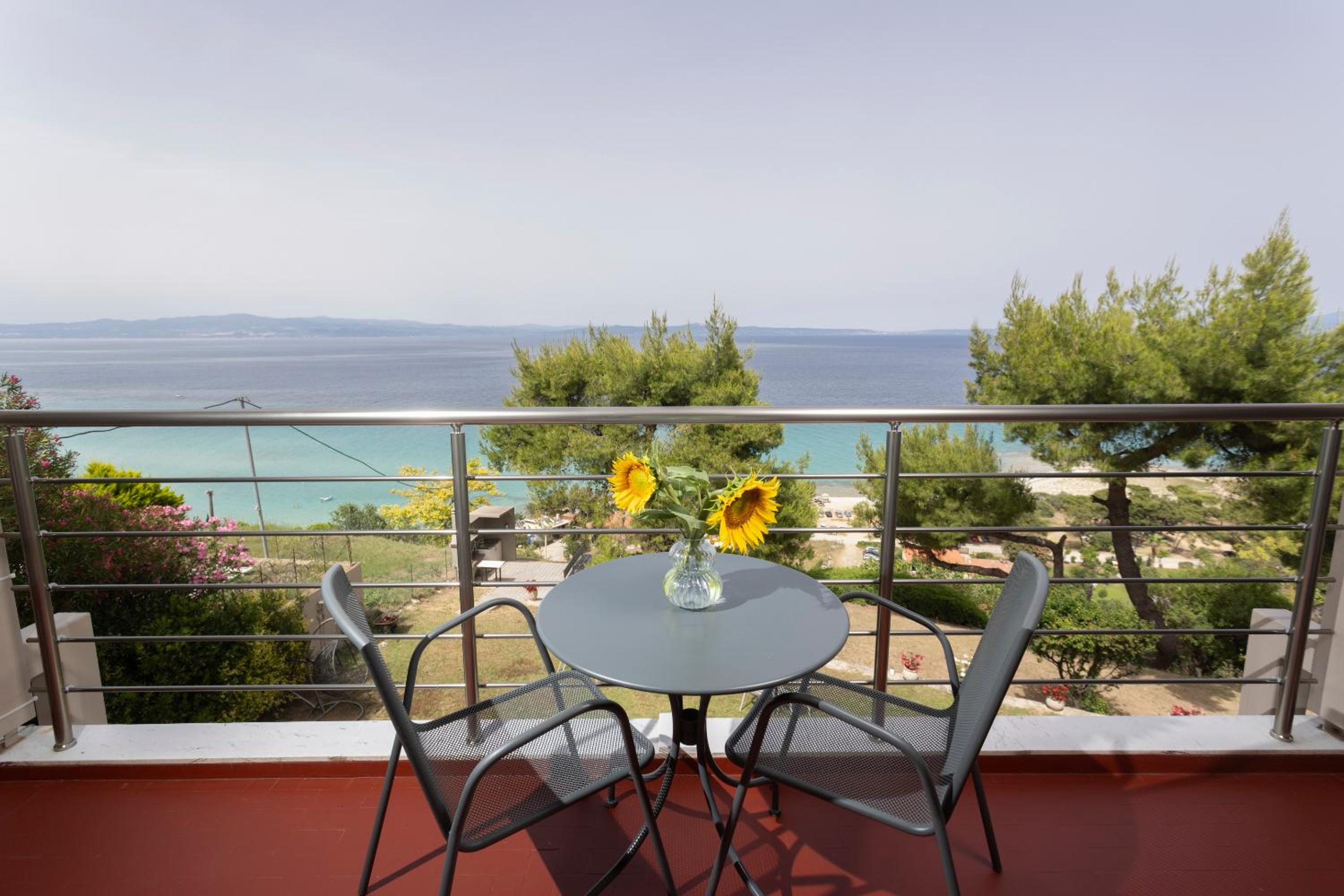 Sea View Apollo Apartments & Studios in Afytos