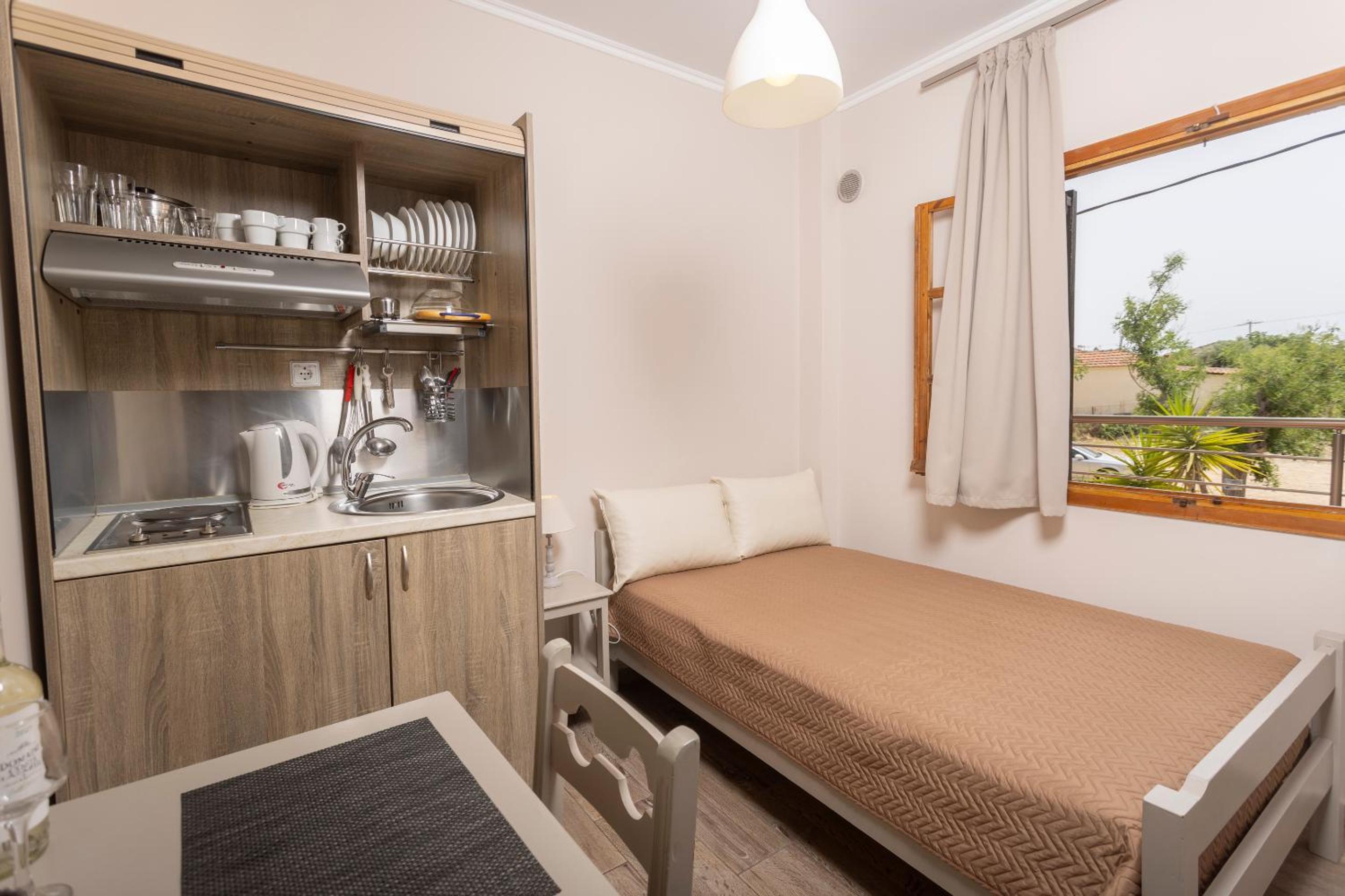 Sea View Apollo Apartments & Studios in Afytos