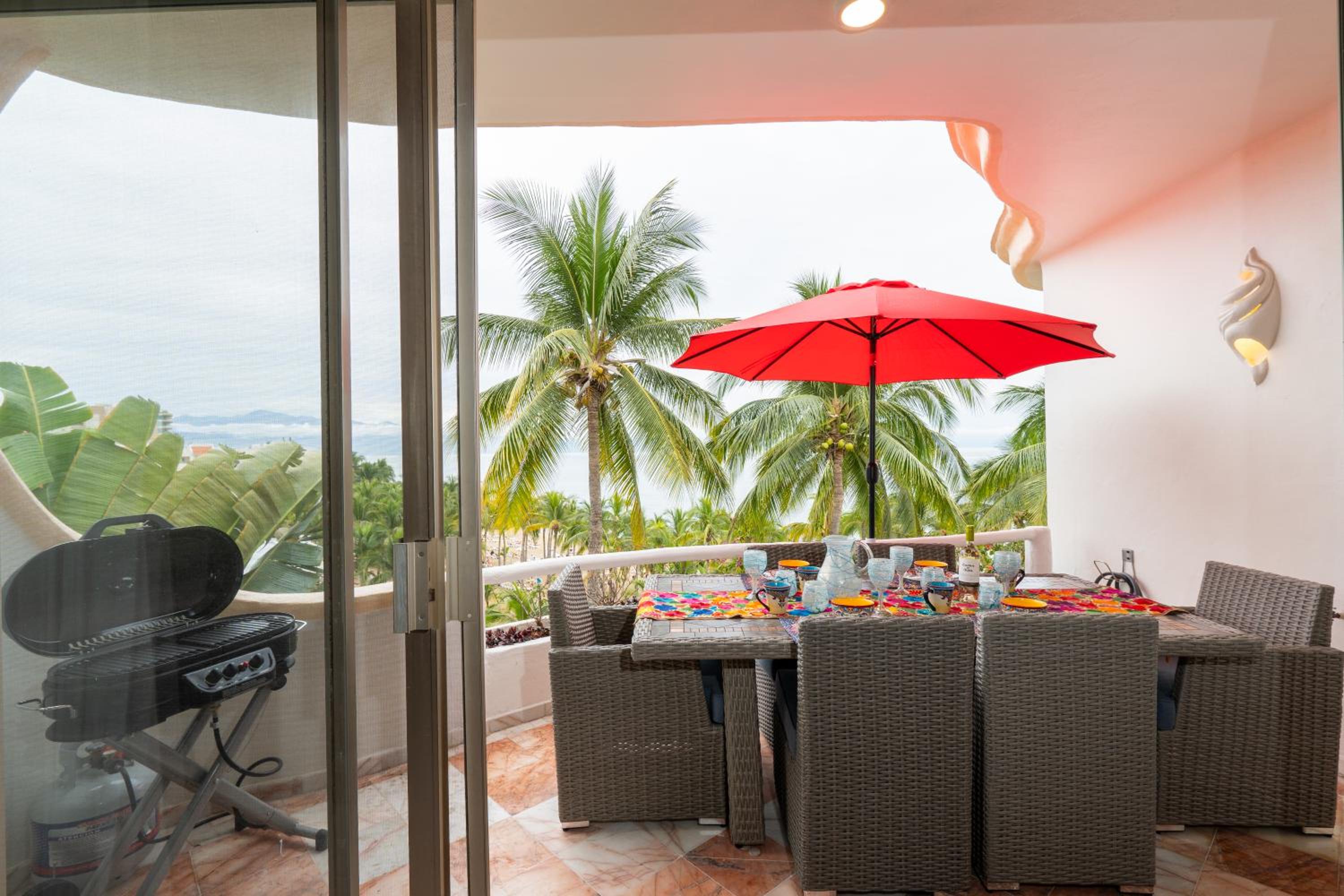 Ocean Front, With Pool, 6 People, Quinta del Mar PH502 view 5