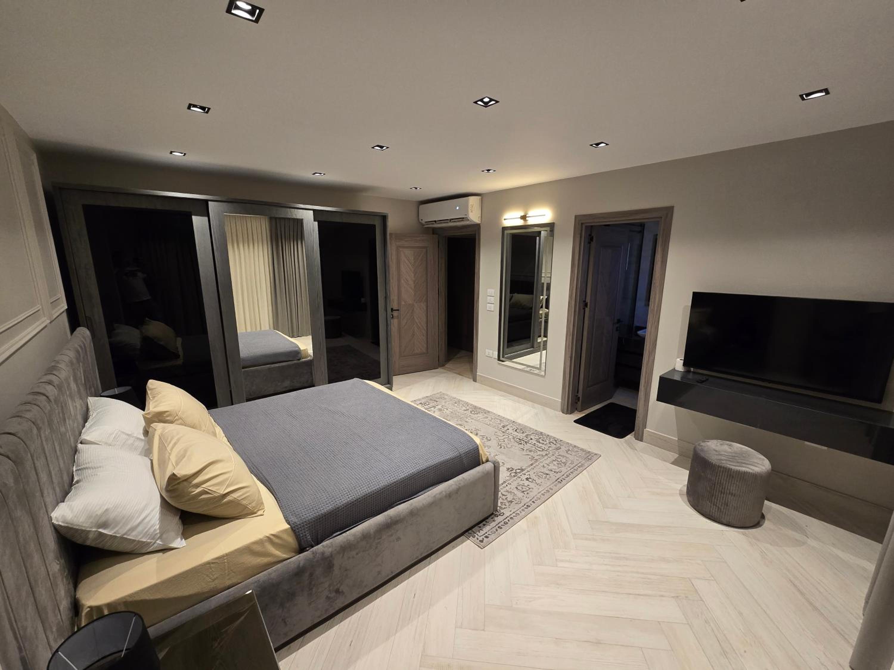NEW Luxurious 3 bedroom APT Mosadak St Dokki