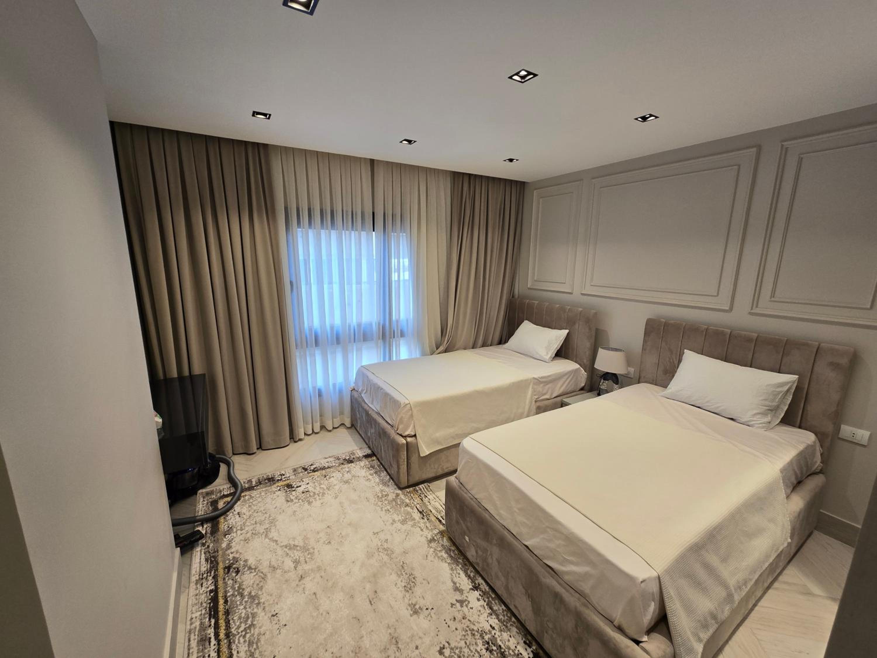 NEW Luxurious 3 bedroom APT Mosadak St Dokki