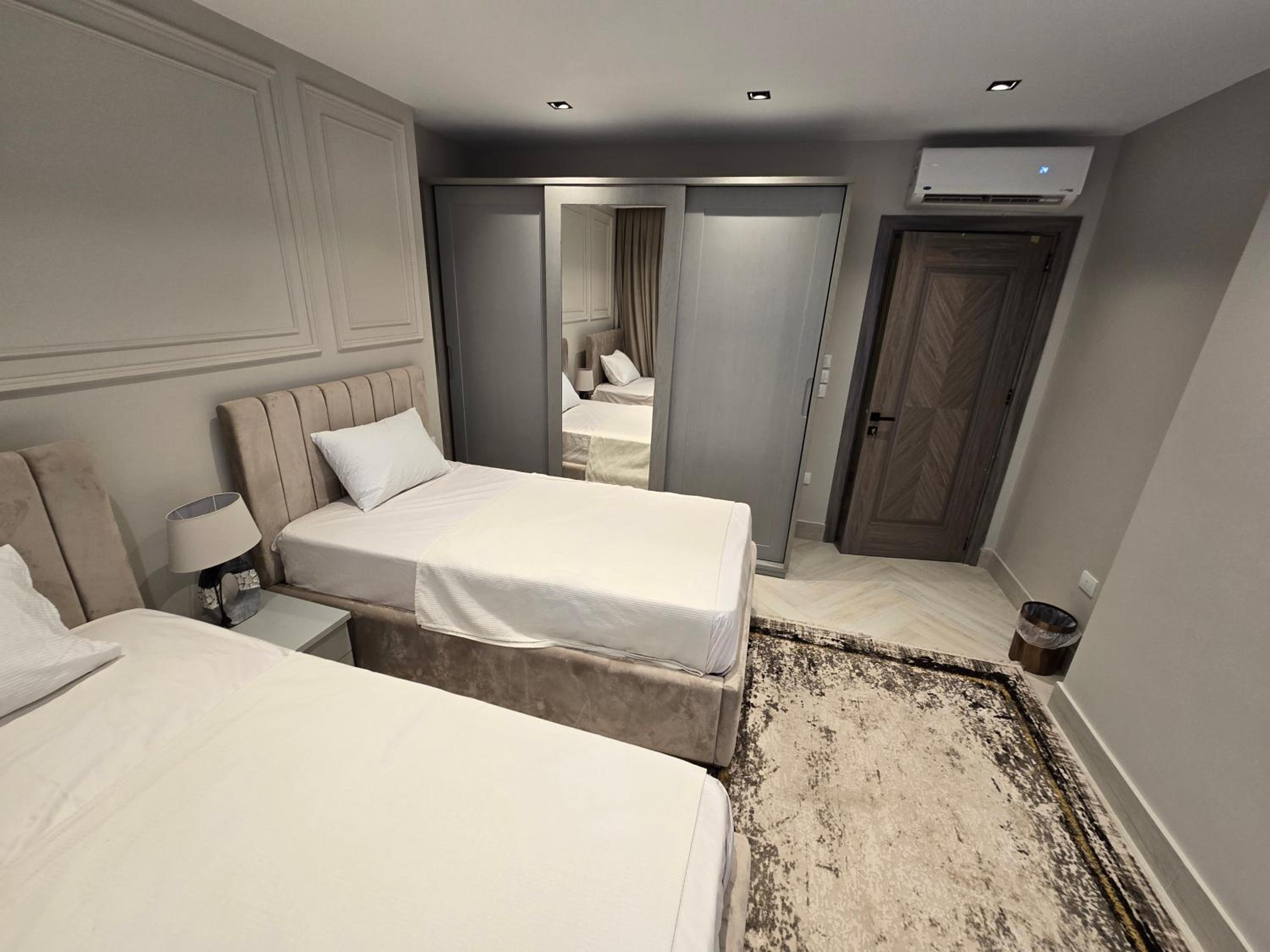 NEW Luxurious 3 bedroom APT Mosadak St Dokki