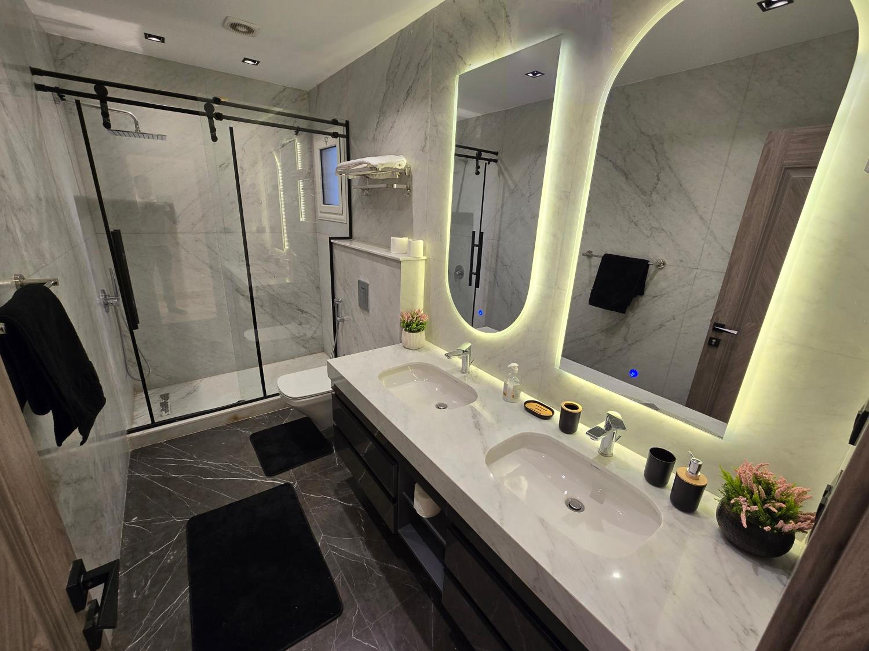 NEW Luxurious 3 bedroom APT Mosadak St Dokki