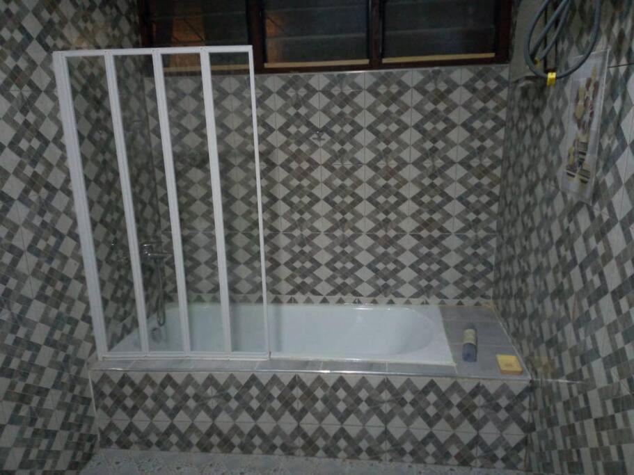 Large Stylish 2 Bedroom Flat view 4