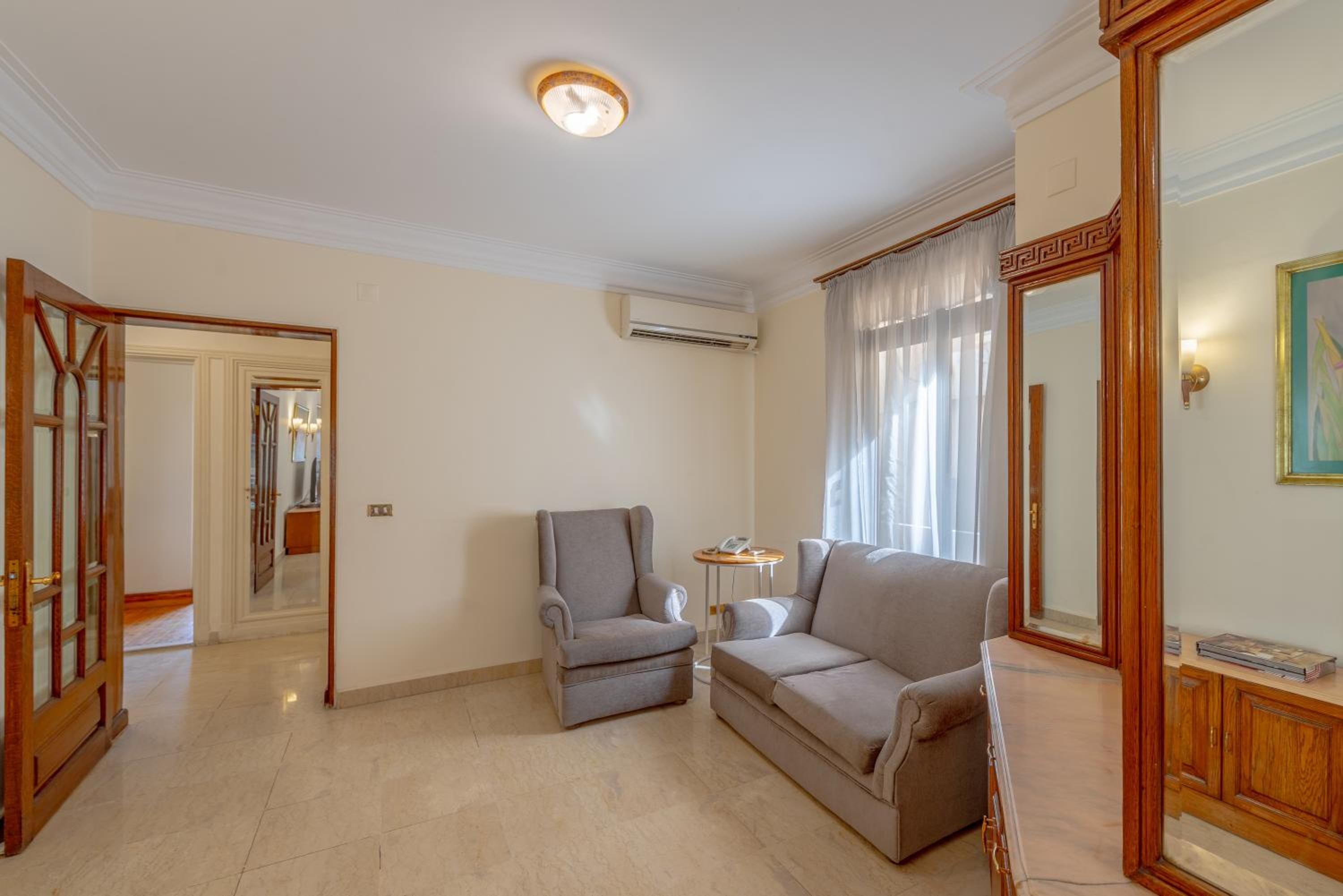 Royal 3 bedrooms apartment