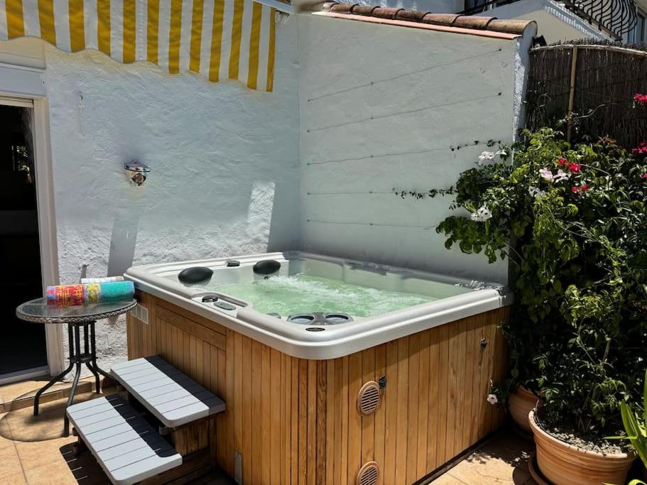 Exotic house with jacuzzi, near the sea view 5