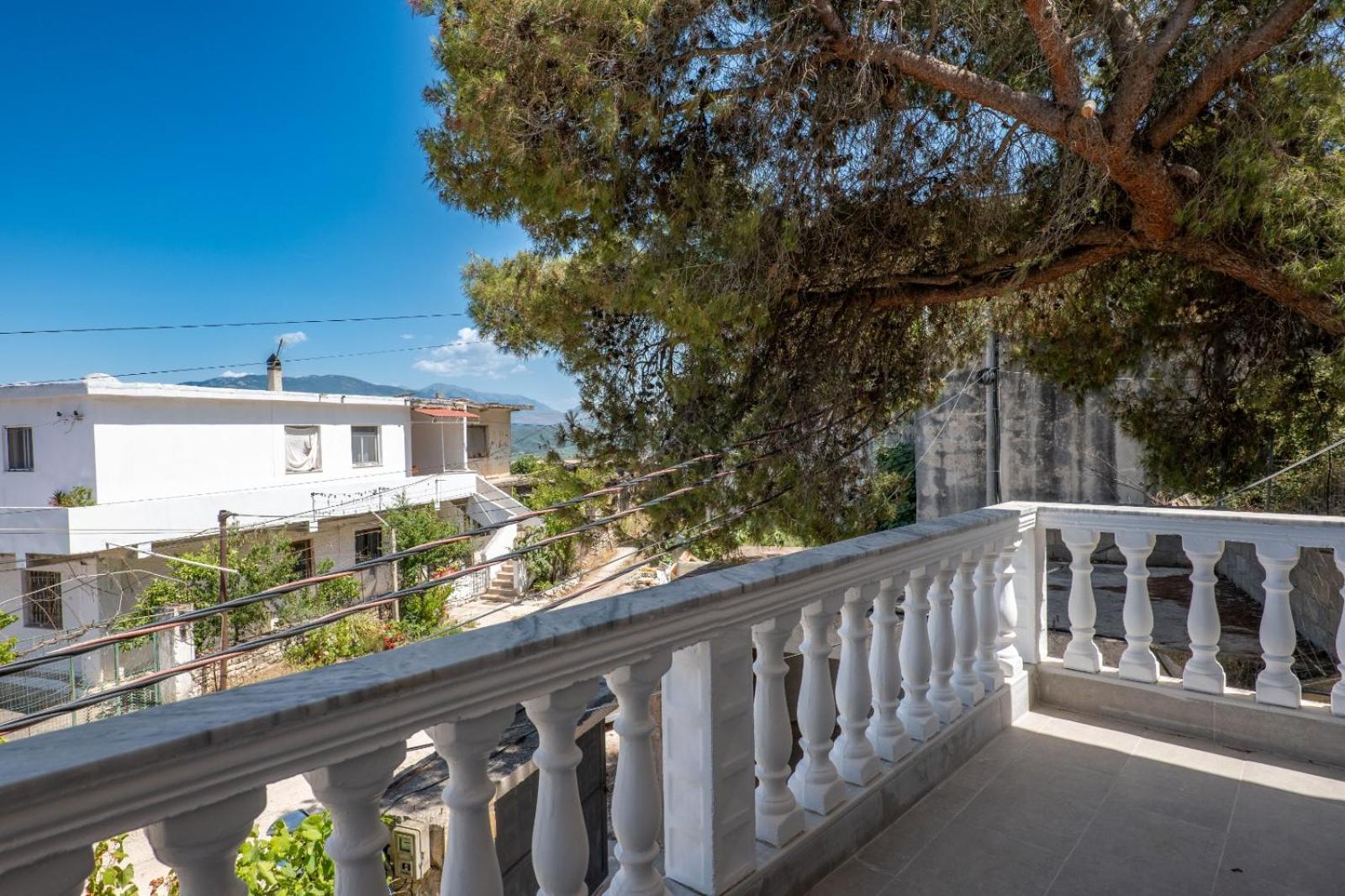 Villa Asllani ap2