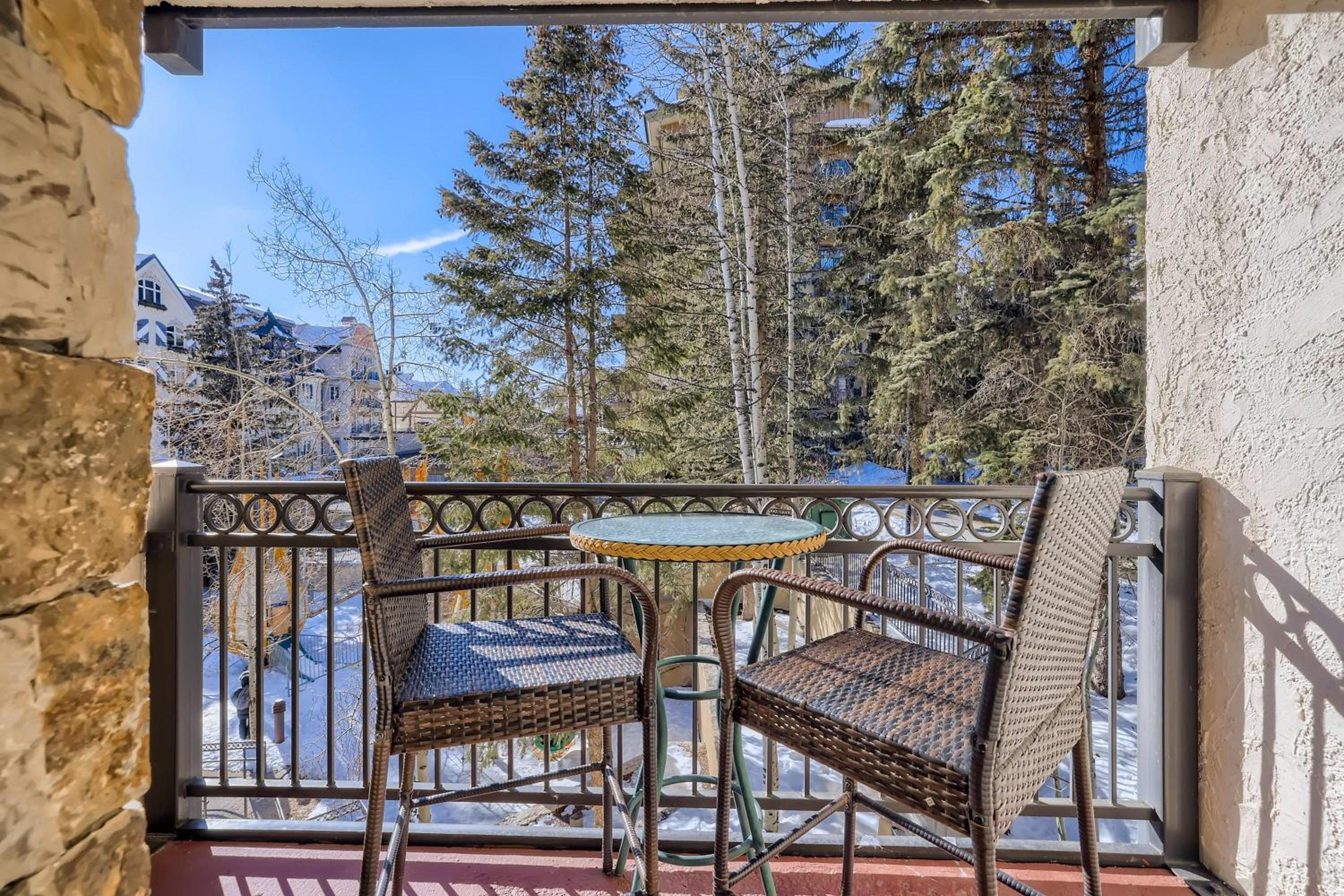 Lift House Lodge, Close to Gondola, Premium Studio Condo