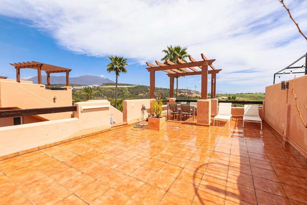Casares Del Sol