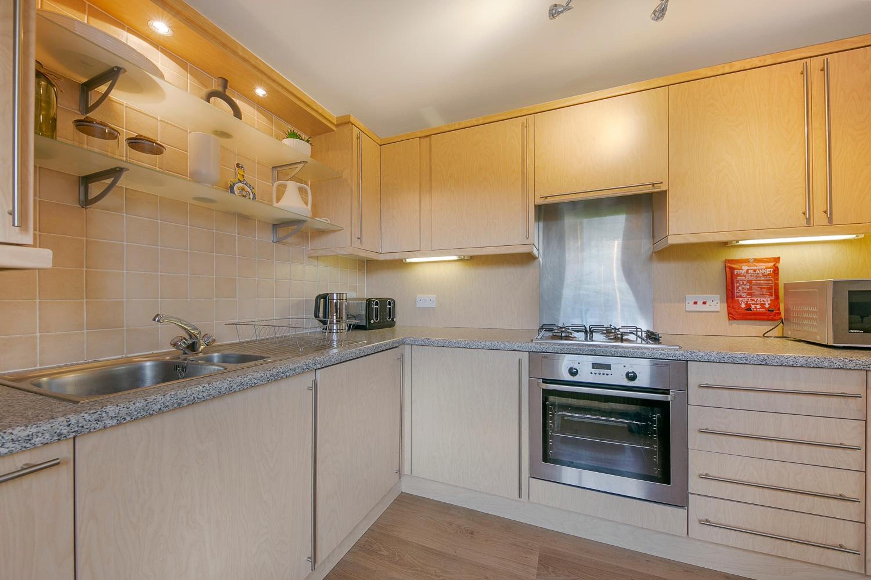 Dee Street Suite - Grampian Lettings Ltd view 3