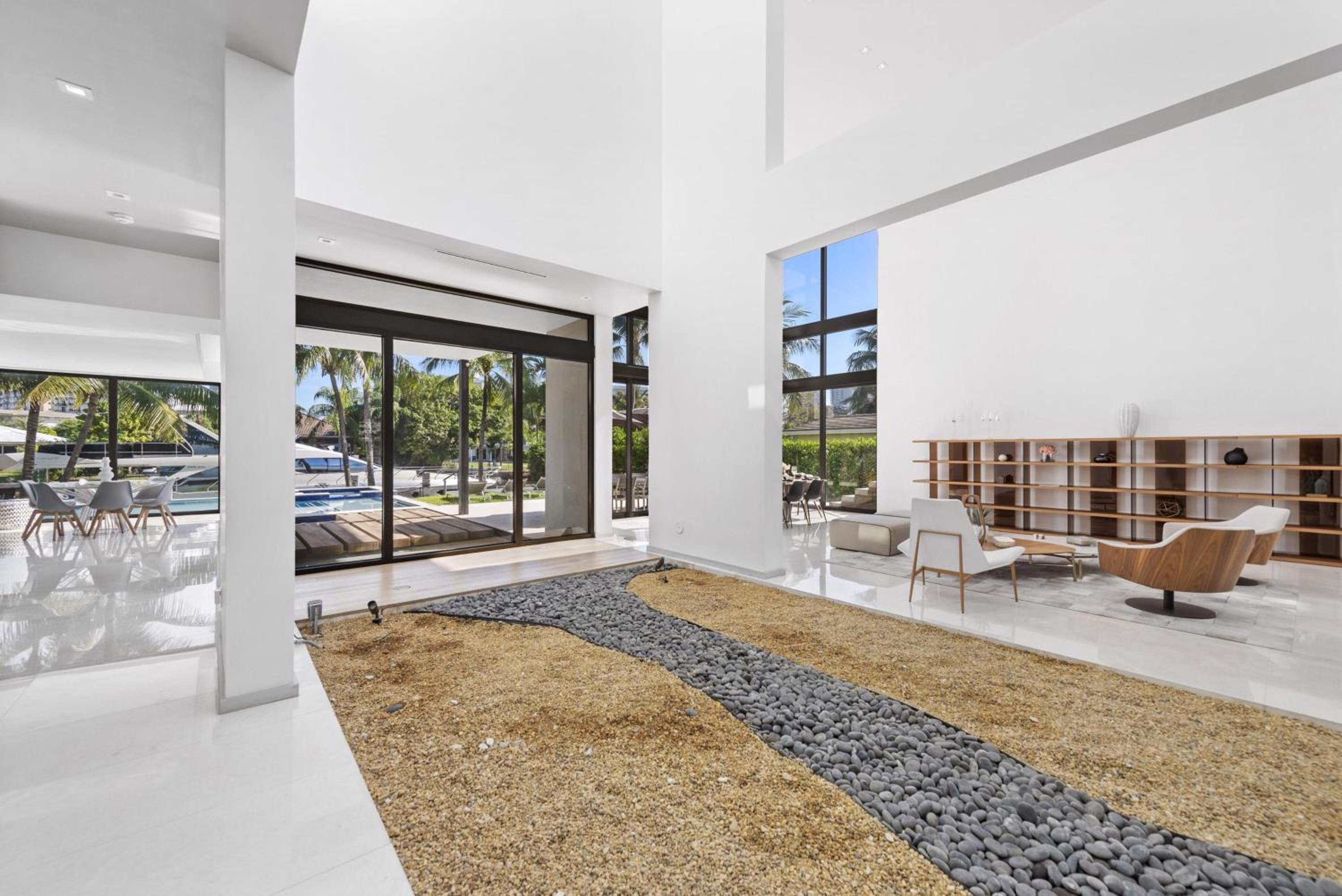 Villa Okasa Modern Marvel with Pool Jacuzzi Pool Table BBQ