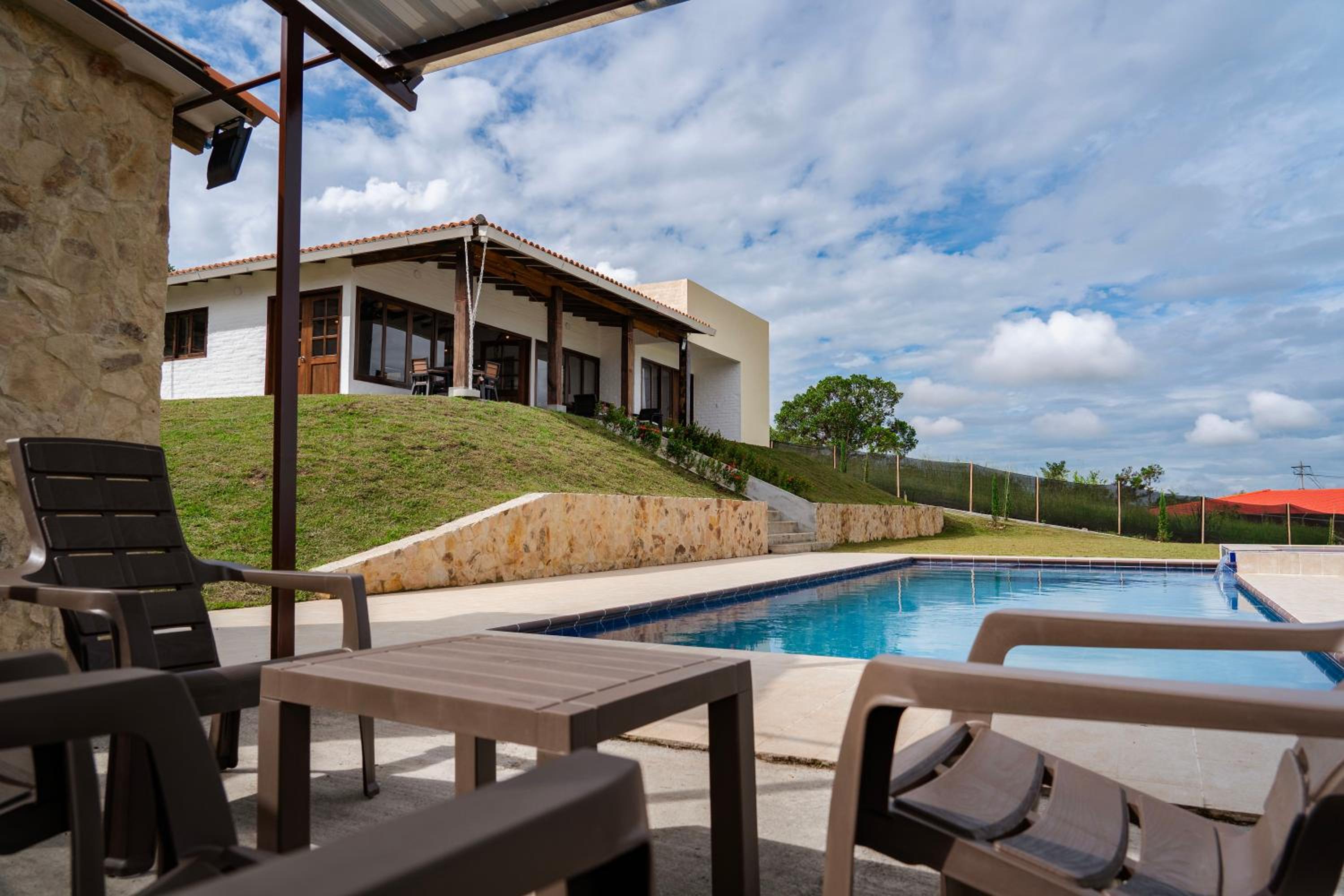 Villa Paraiso, Santa Elena Valle del Cauca