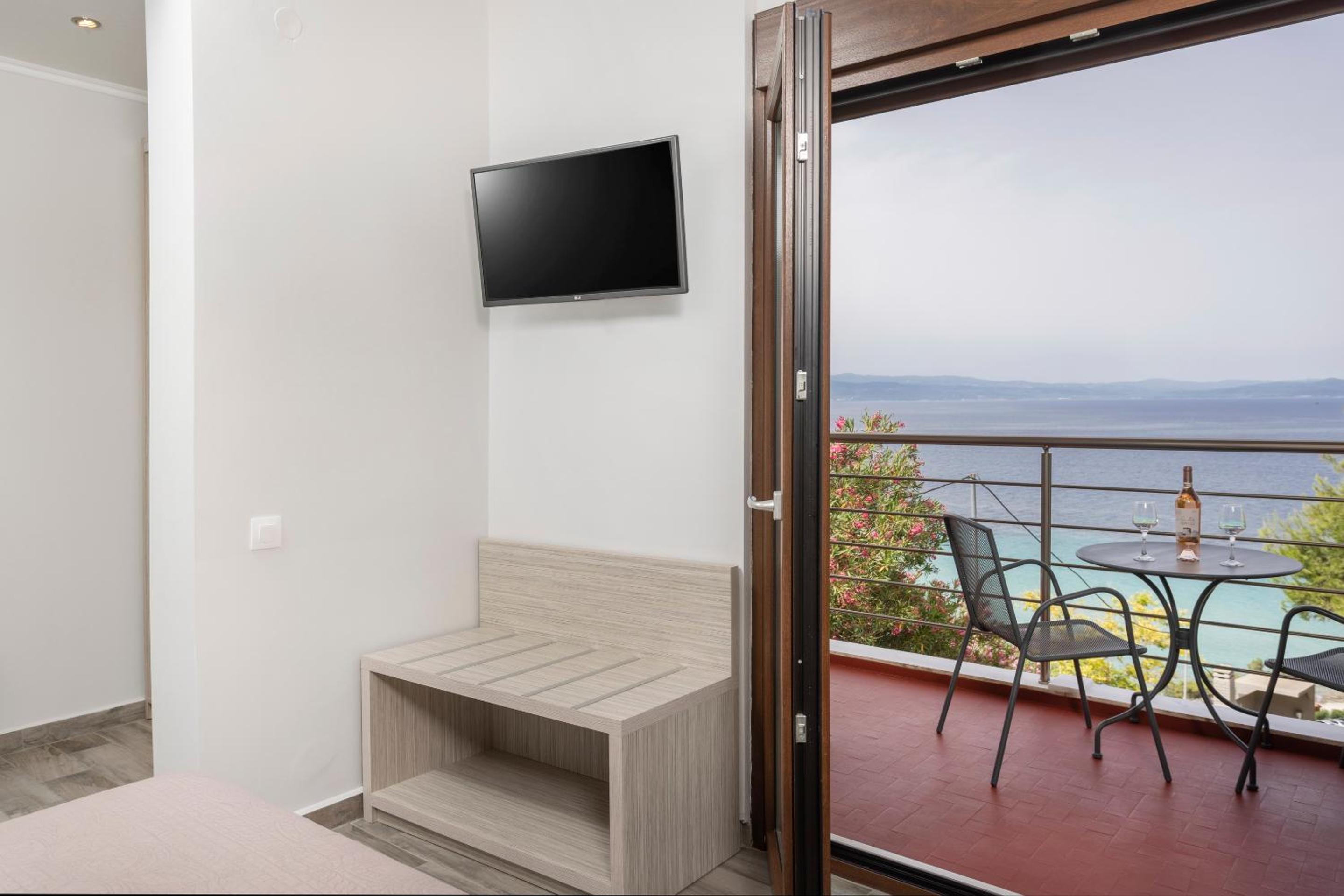 Sea View Apollo Apartments & Studios in Afytos