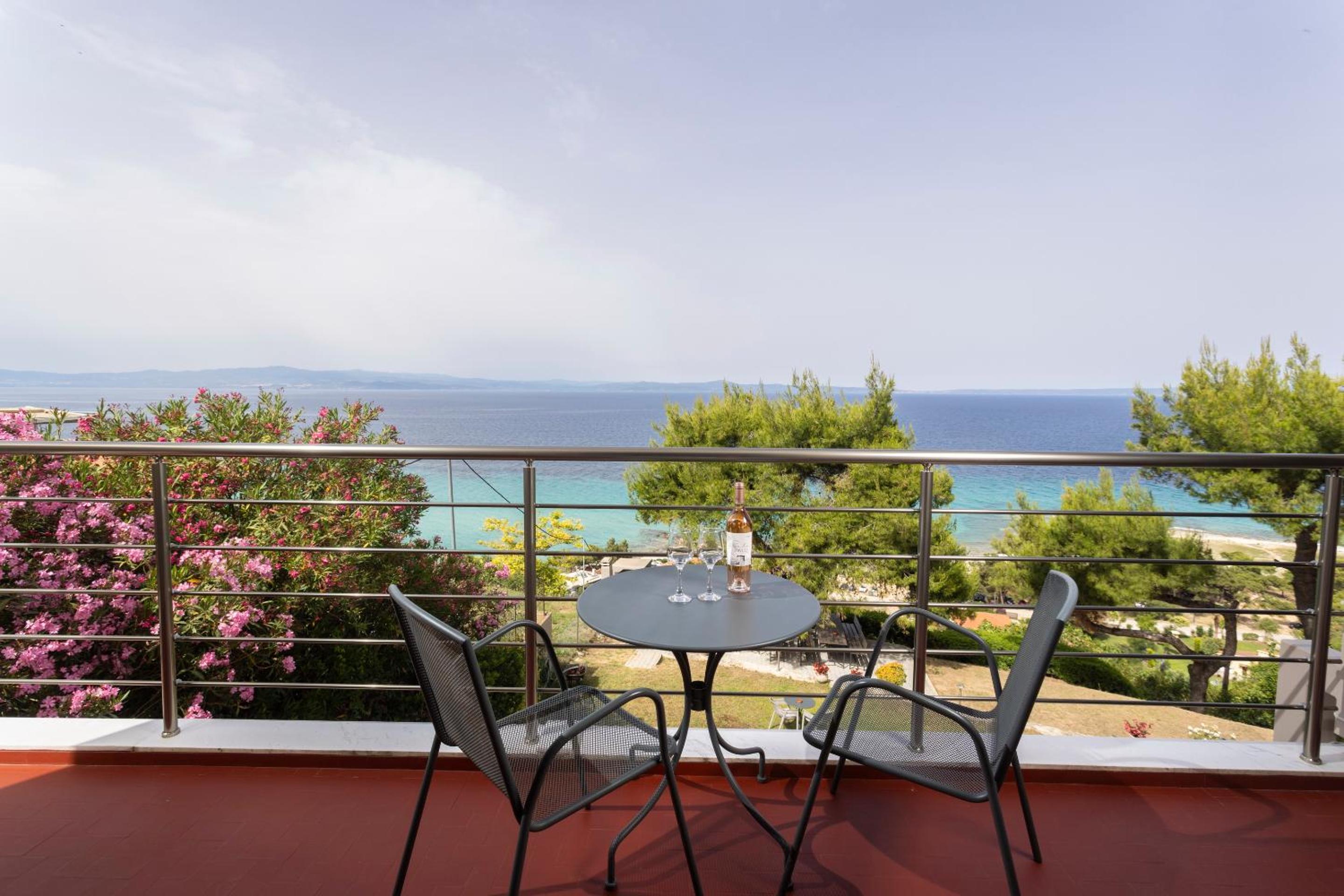 Sea View Apollo Apartments & Studios in Afytos