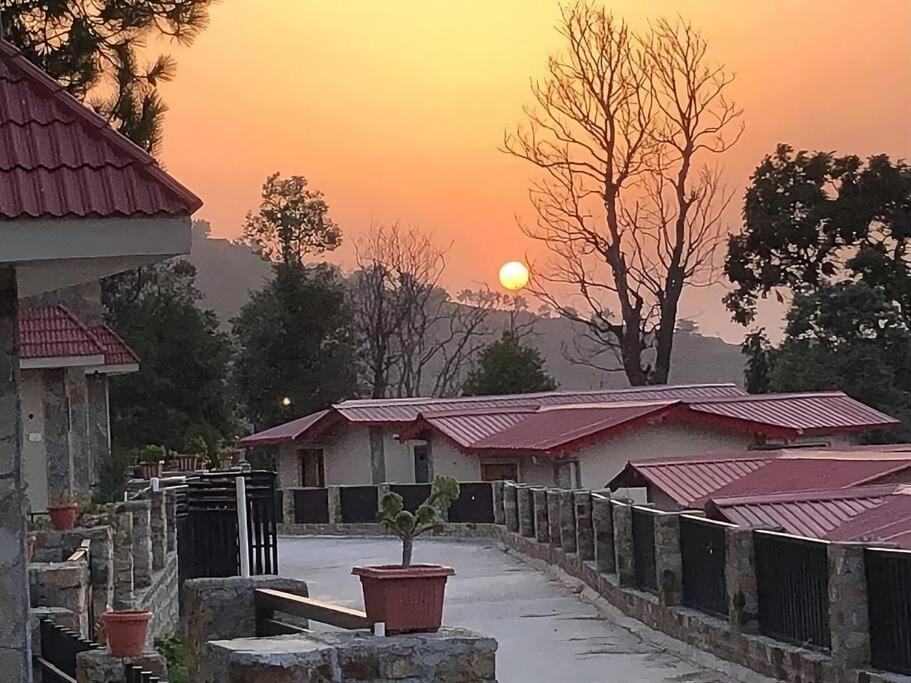 Vista Casita Ranikhet Serene Homestay Himalaya Lap view 2