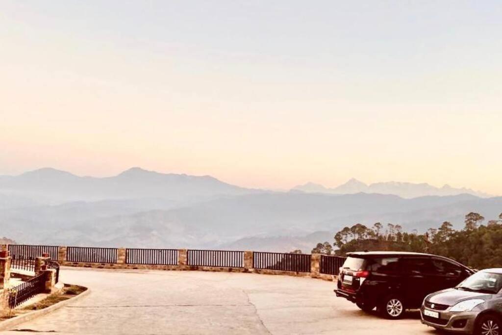 Vista Casita Ranikhet Serene Homestay Himalaya Lap view 5