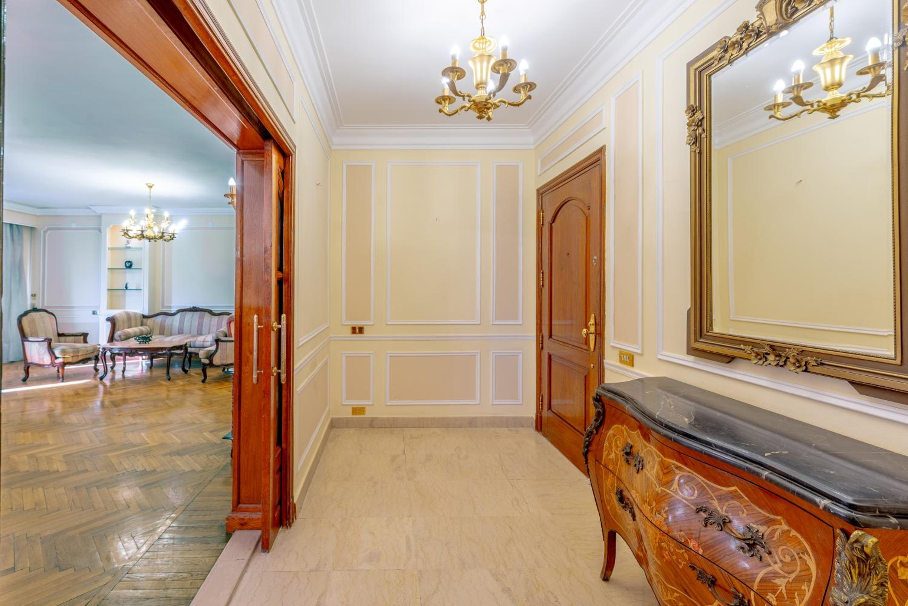 Royal 3 bedrooms apartment
