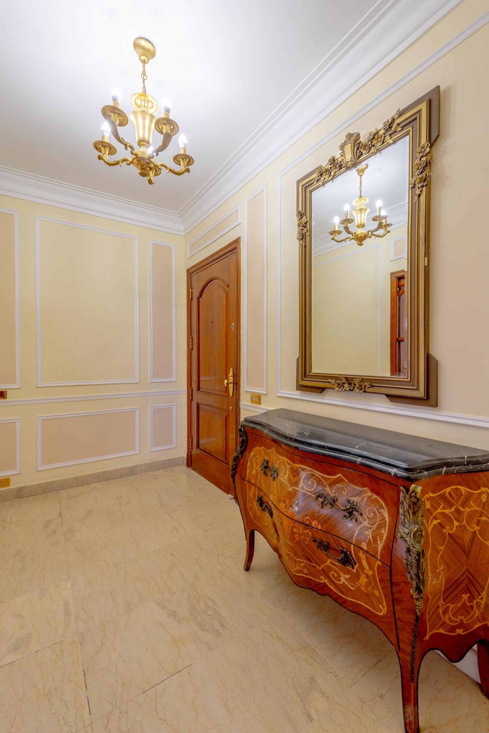Royal 3 bedrooms apartment