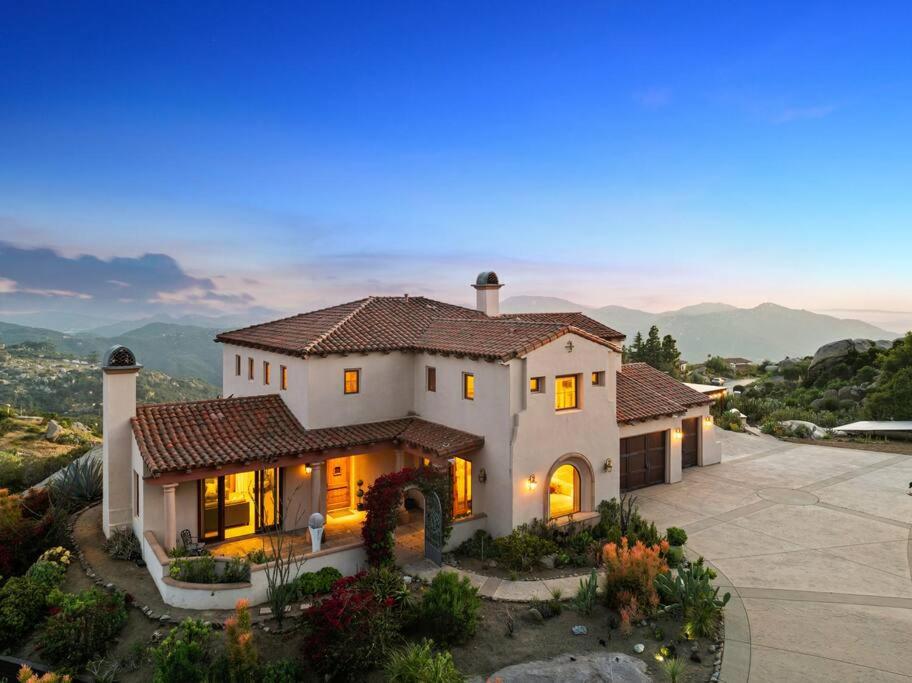 Mediterranean Haven with Views in Escondido