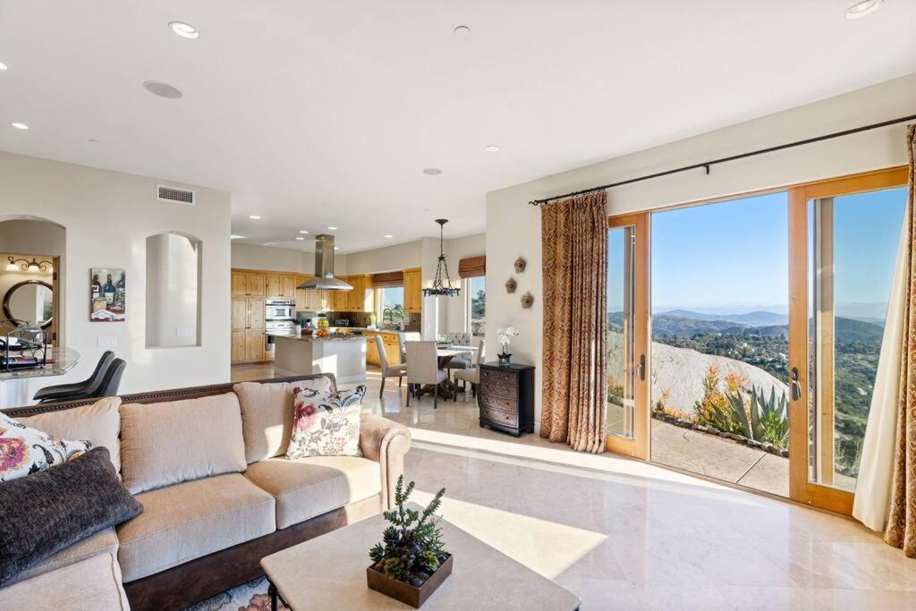 Mediterranean Haven with Views in Escondido