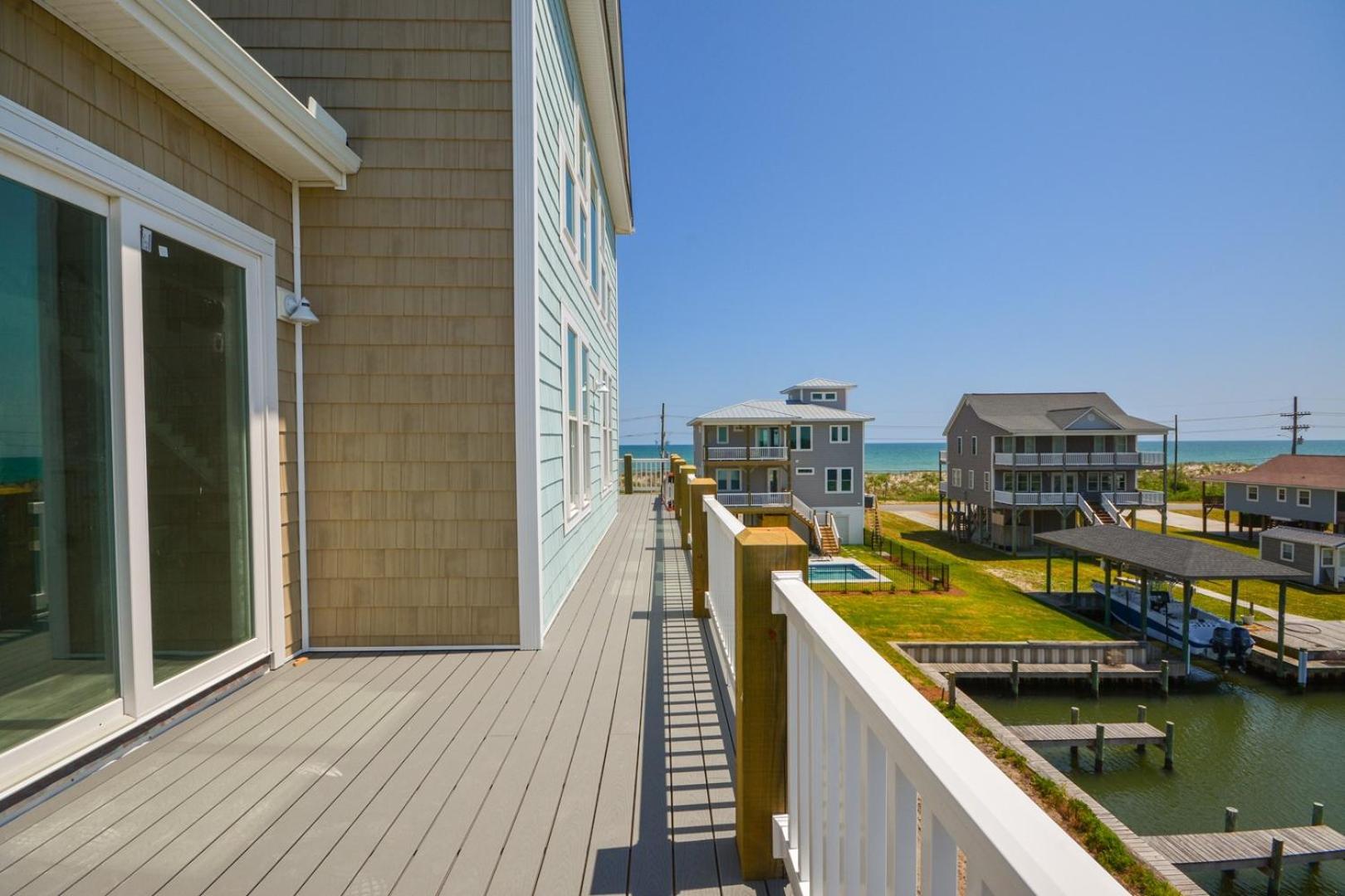 Nautical Pointe