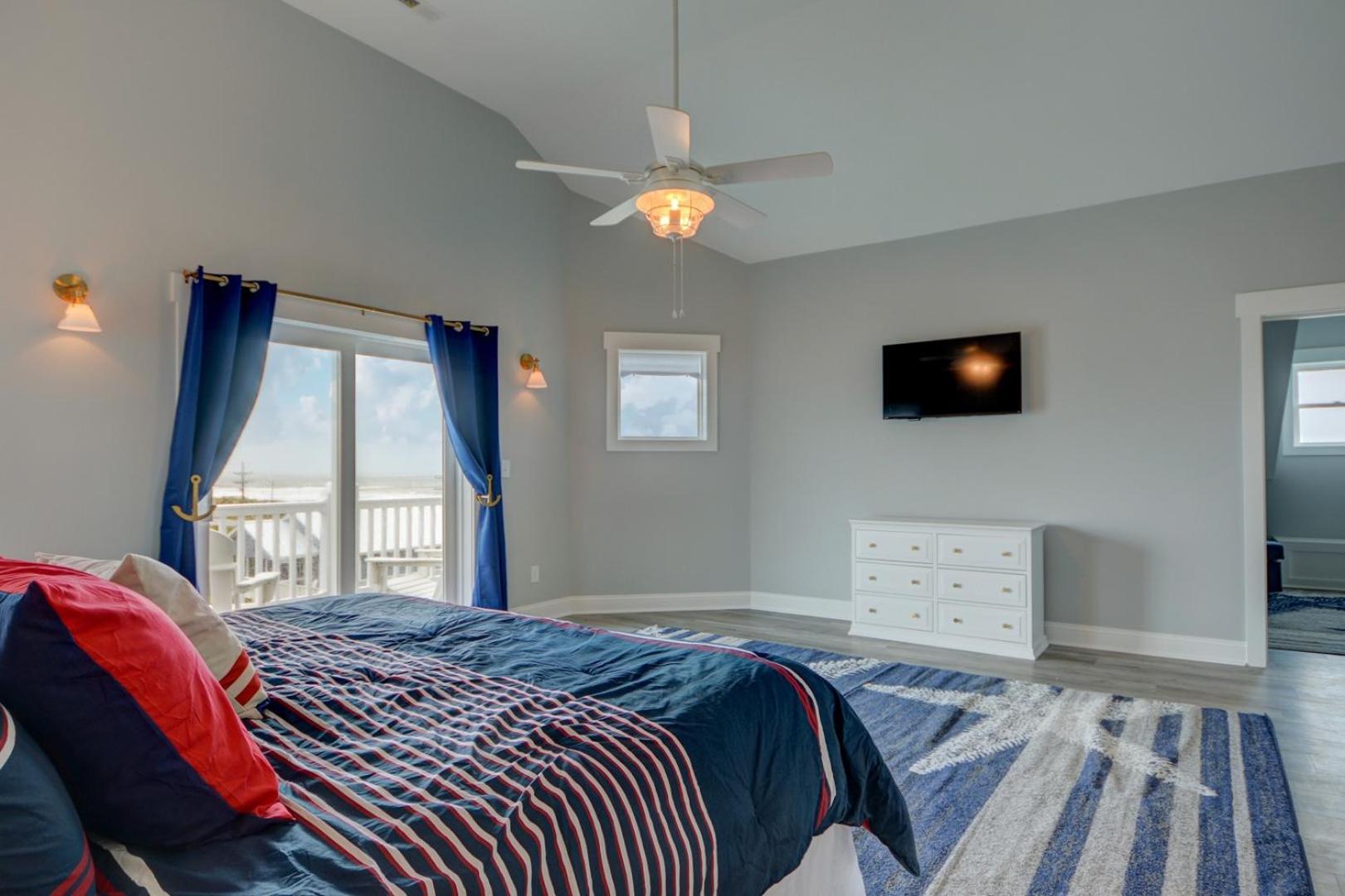 Nautical Pointe