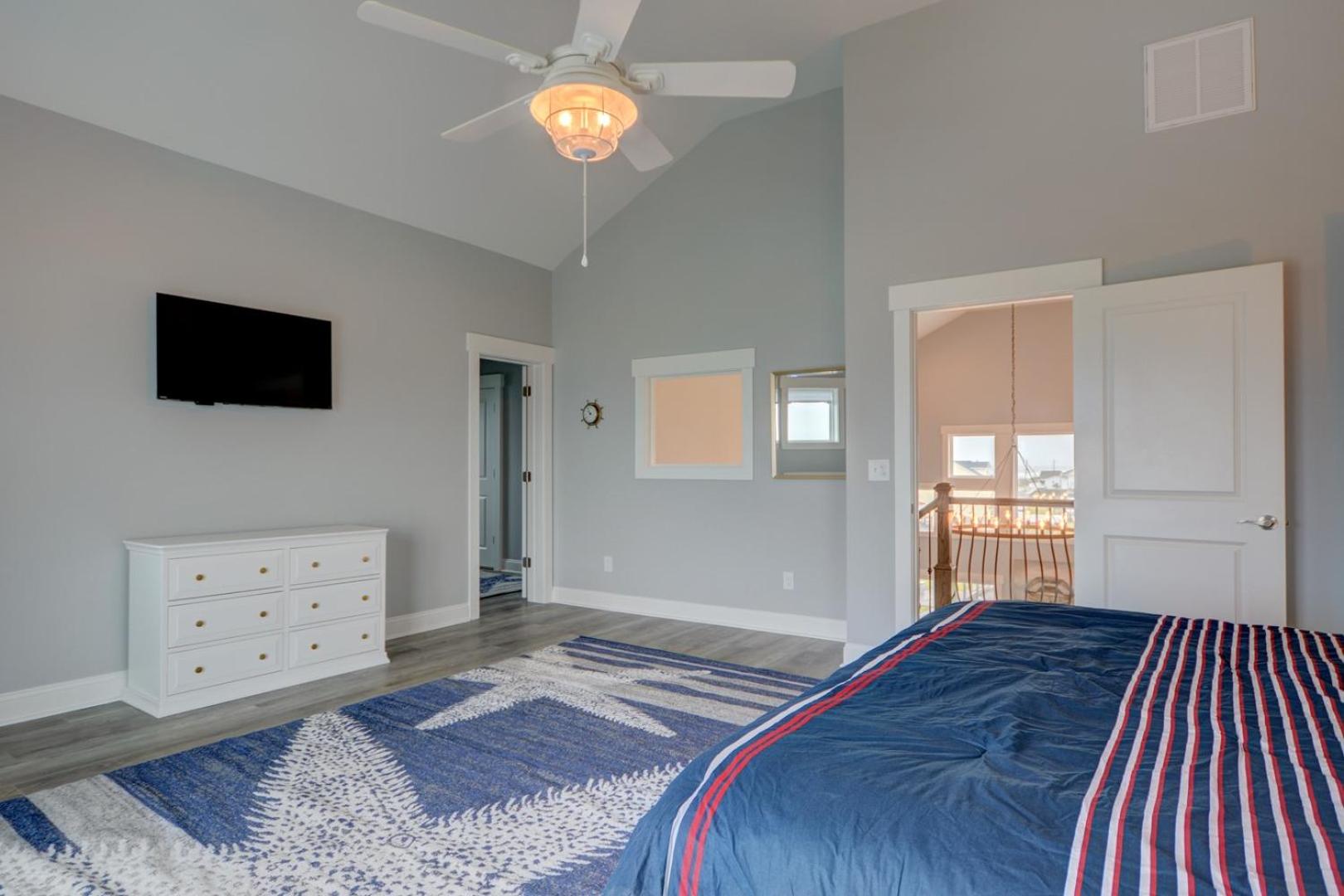 Nautical Pointe