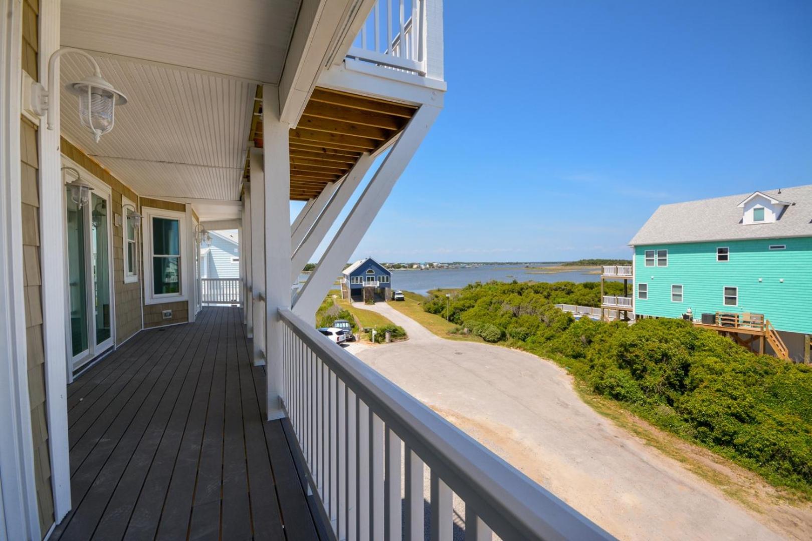 Nautical Pointe