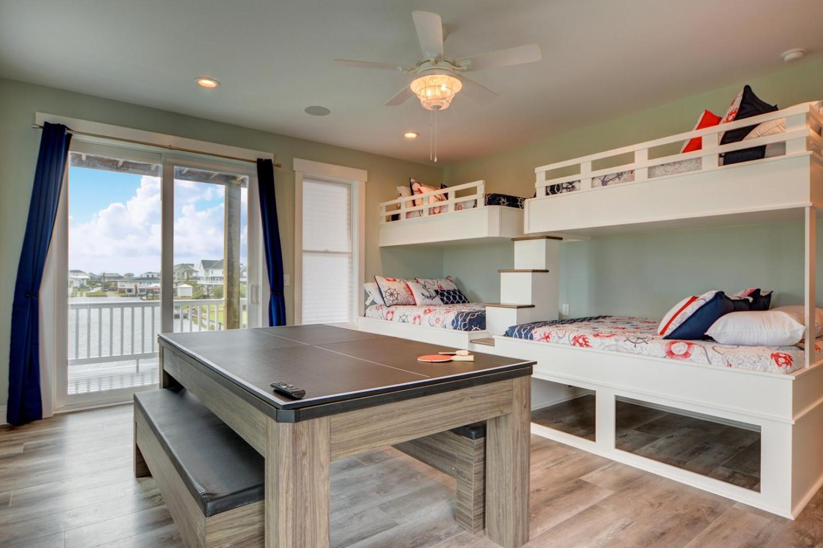Nautical Pointe