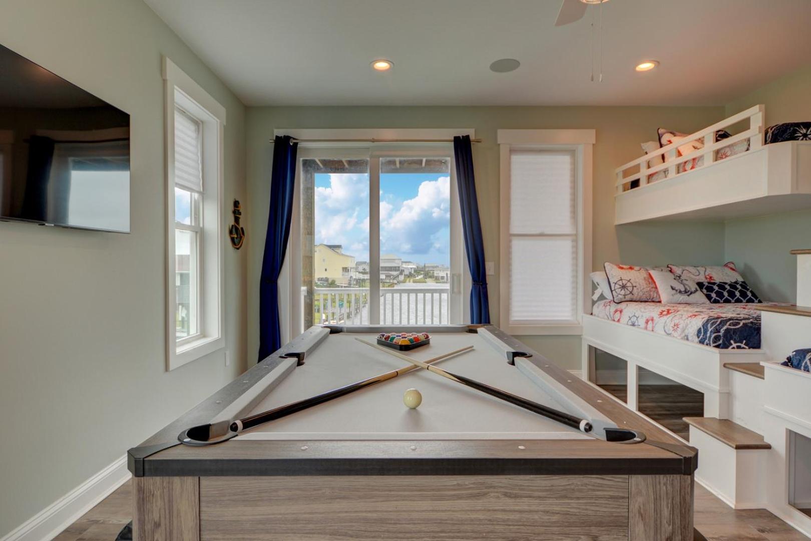 Nautical Pointe