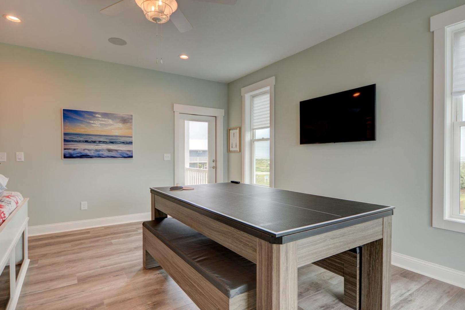Nautical Pointe