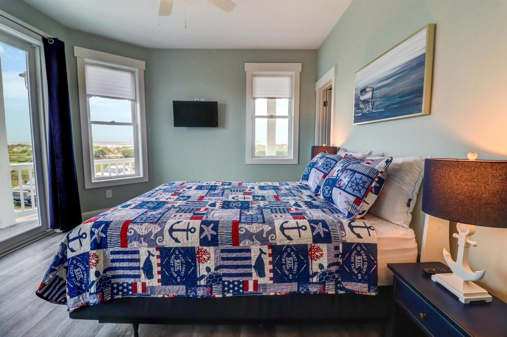 Nautical Pointe