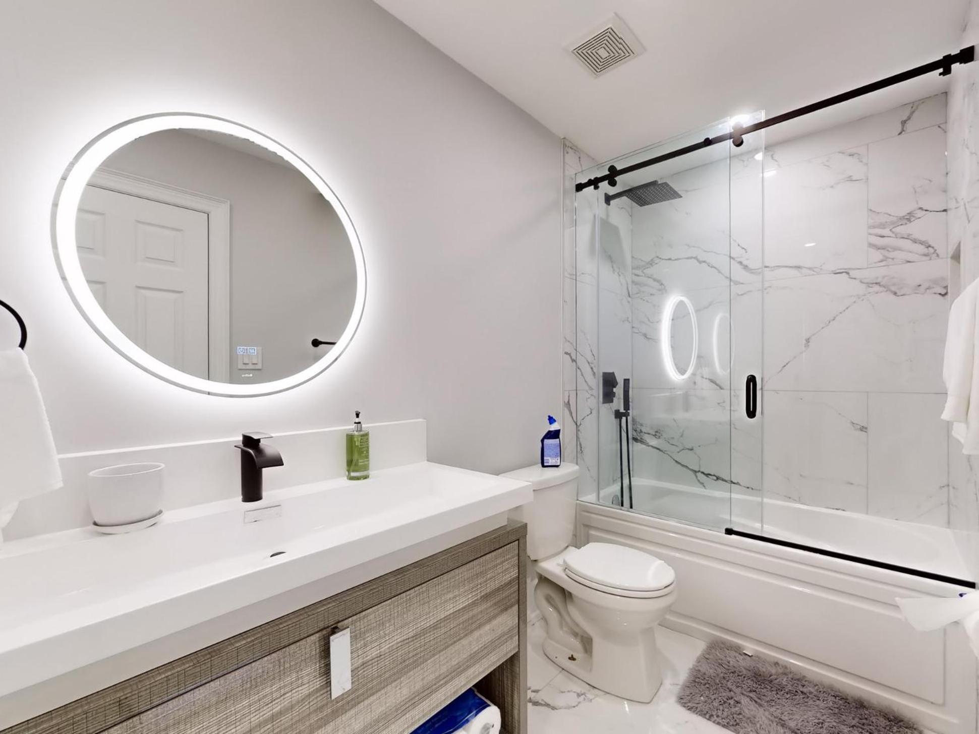 Custom & Luxurious Residence