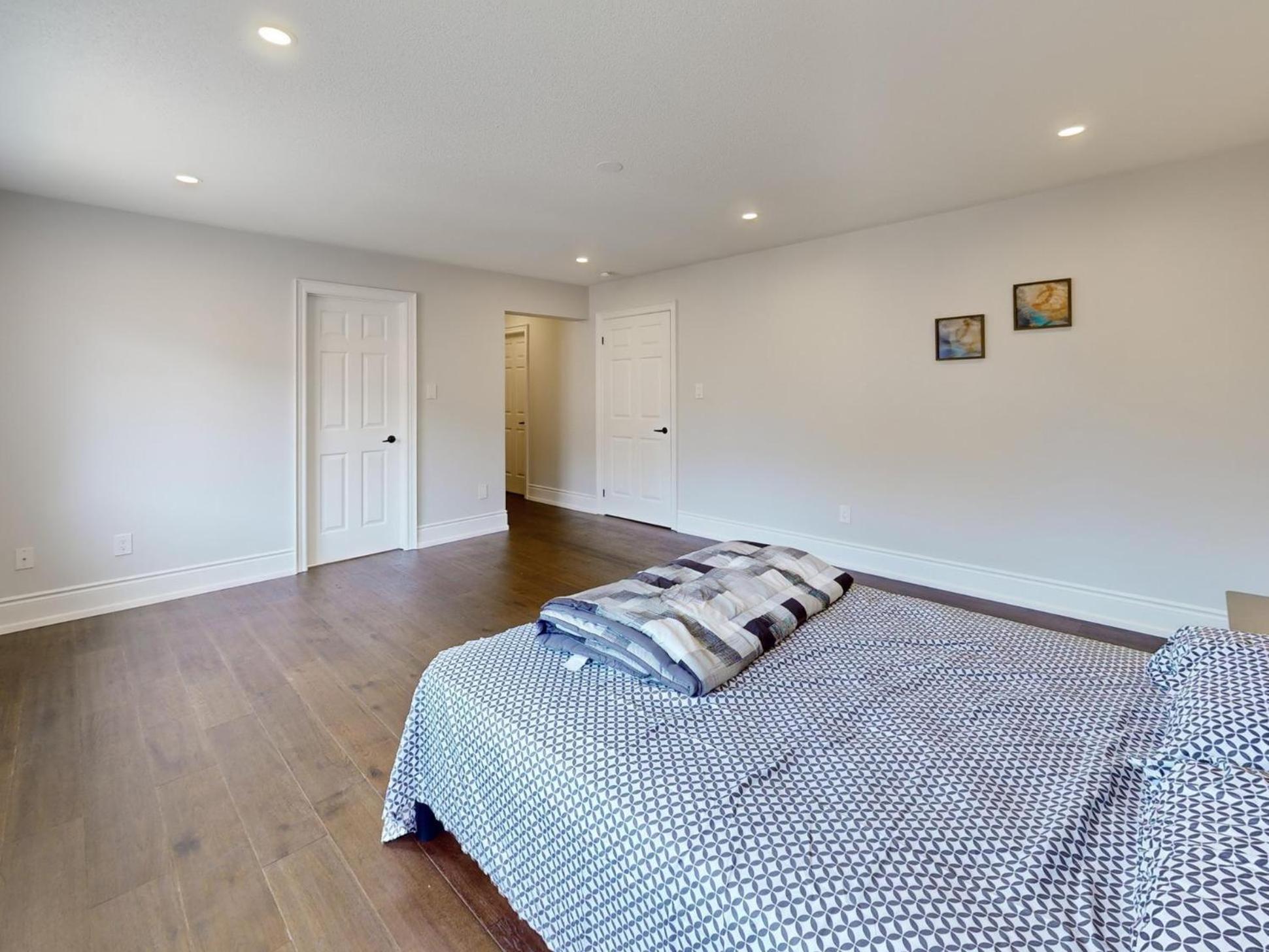 Custom & Luxurious Residence