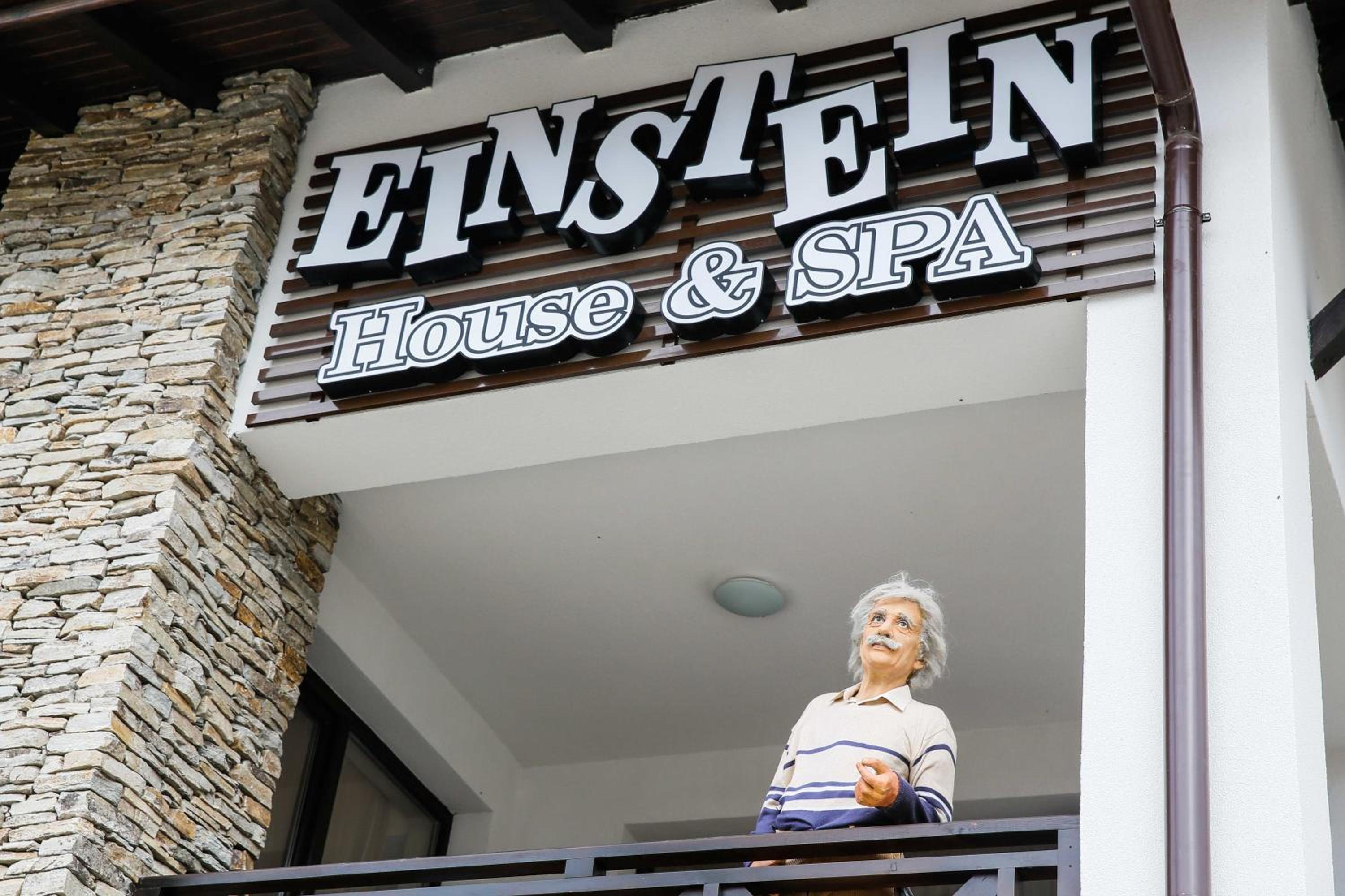 Einstein House & Spa