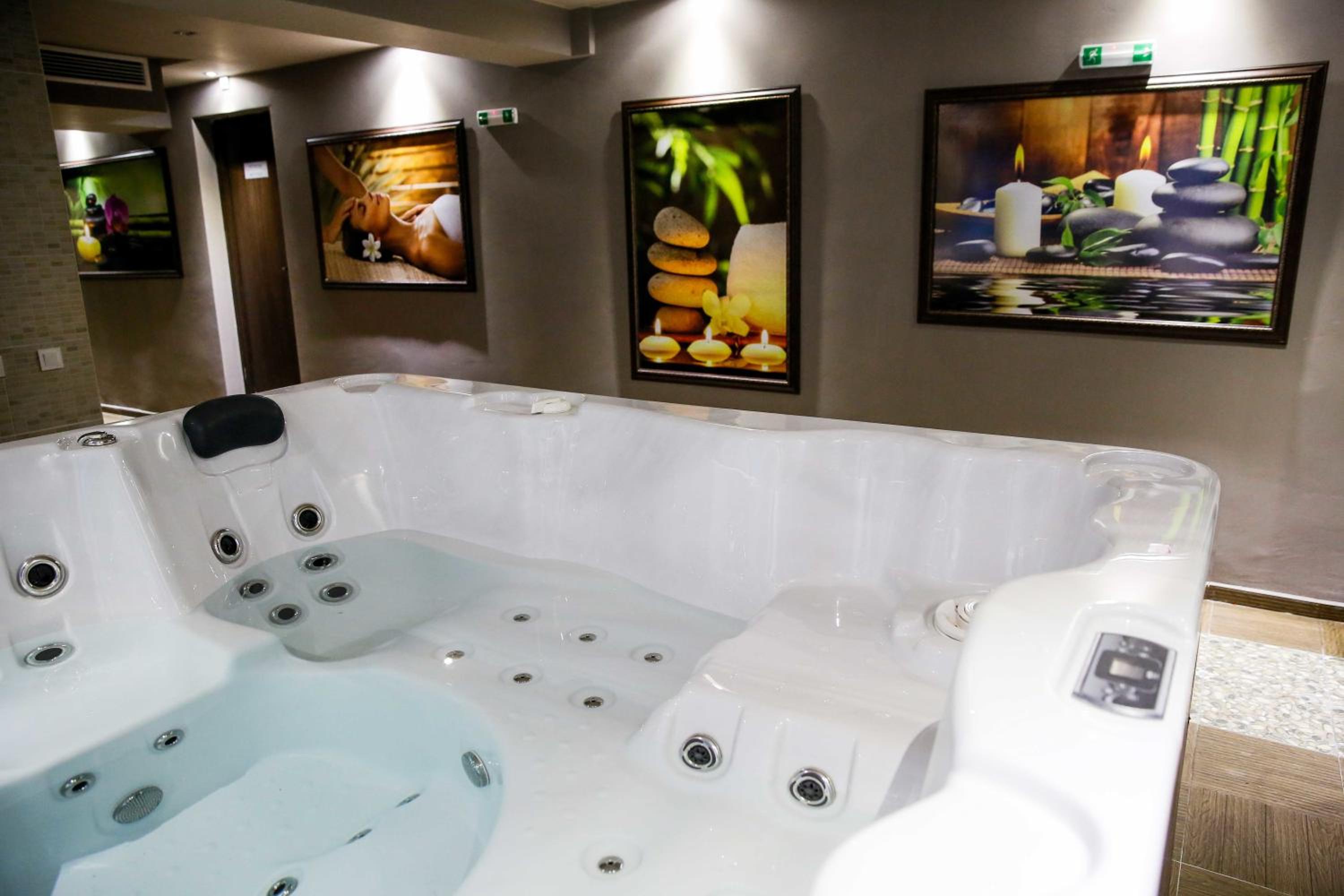 Einstein House & Spa
