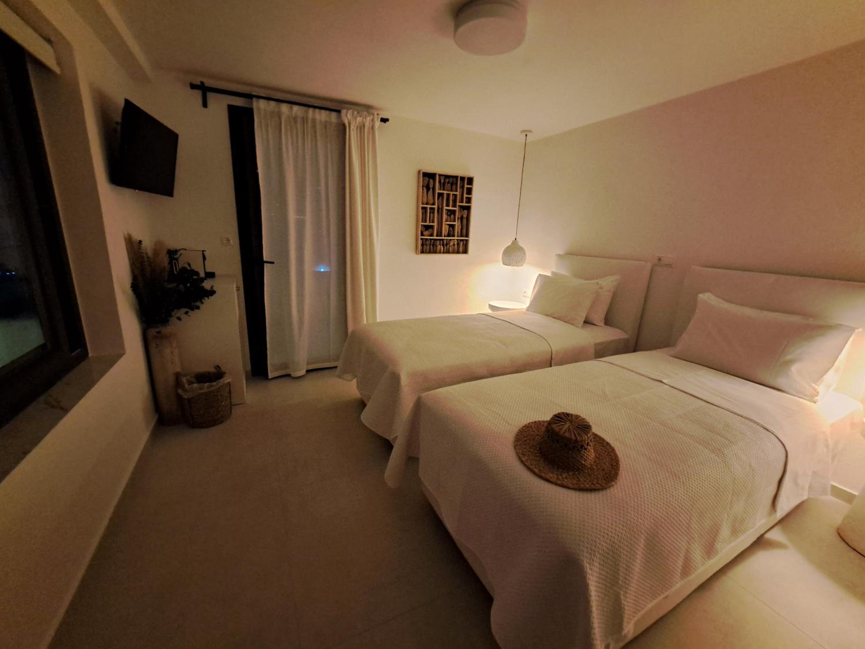 Pension Antonakis - Deluxe Roof Top Double Rooms - Ouranoupolis Greece view 5
