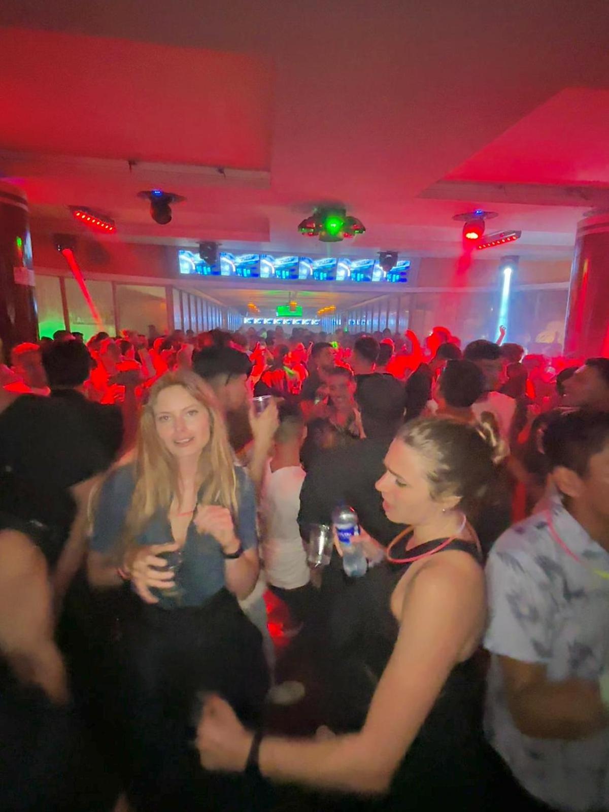 The HiPinto Social Experience, Friends, Pub crawls, Dancing classes, Disco-trucks, Drinking games, Family dinners, Rooftop bars, Nightclubs, Vodka, cocktai