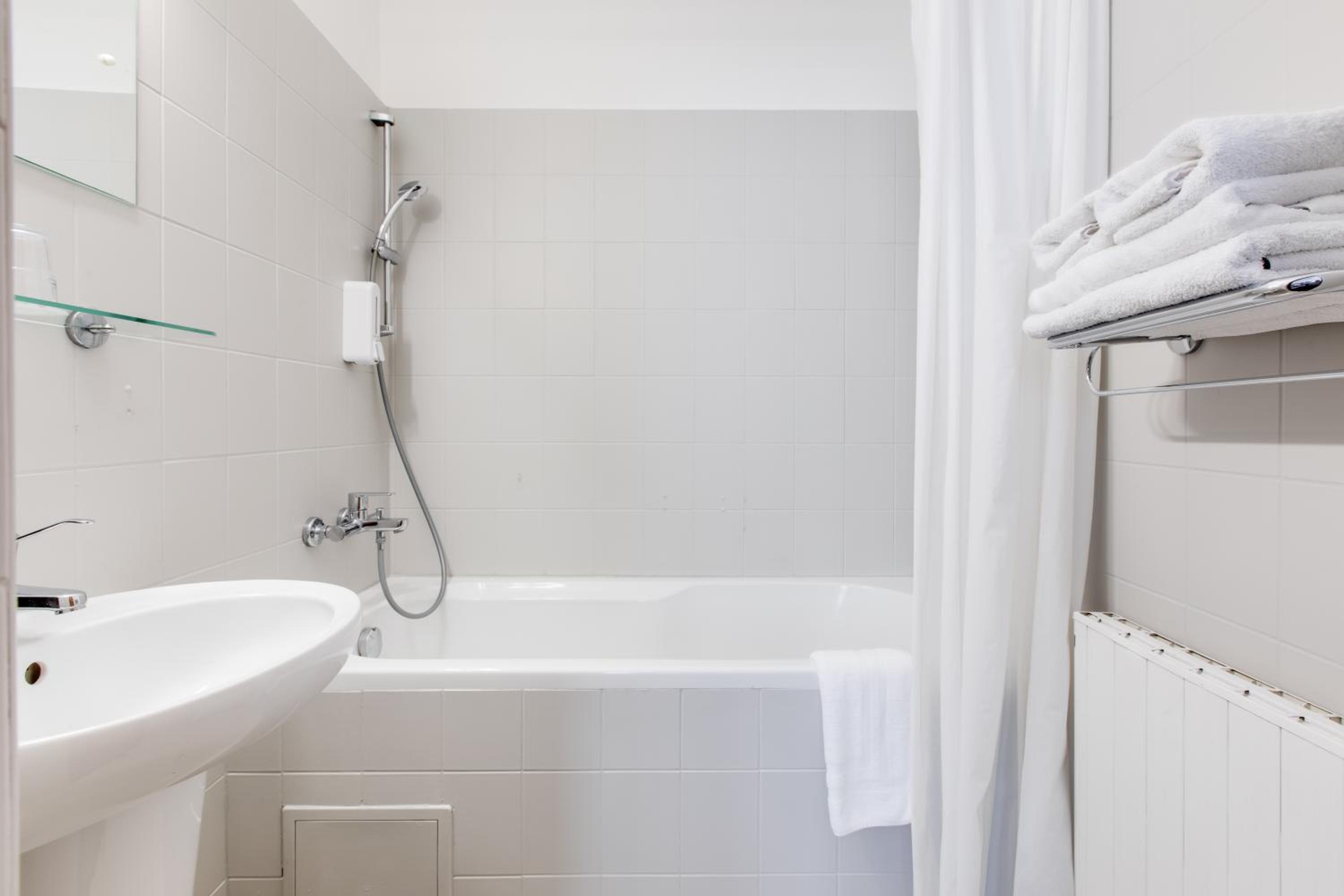 Hotel Andante en Prague — bathroom