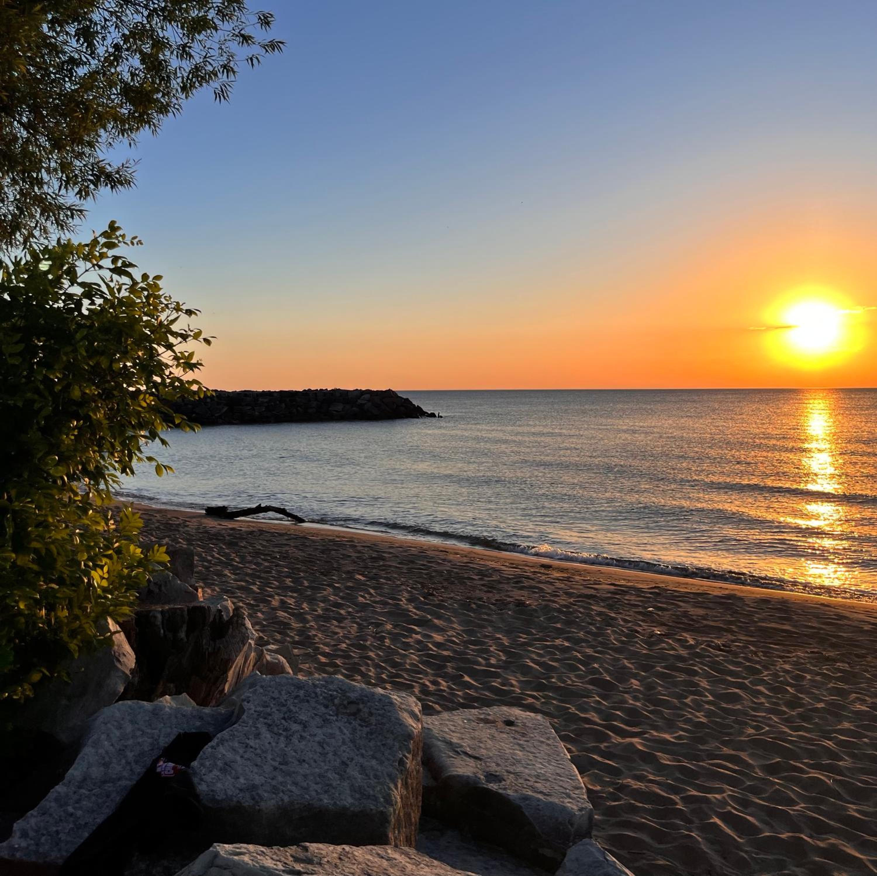 Beach Lake Michigan King Bed Pet Friendly view 3