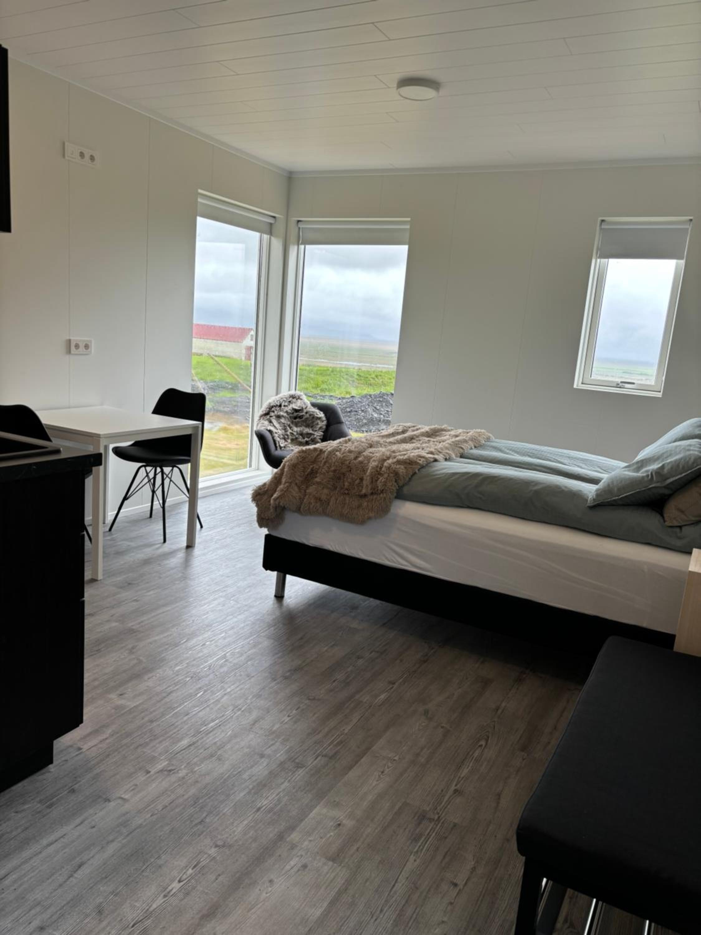 Country cottage with great view to the glacier, Eyjafjallajökull and Westman Islands view 2