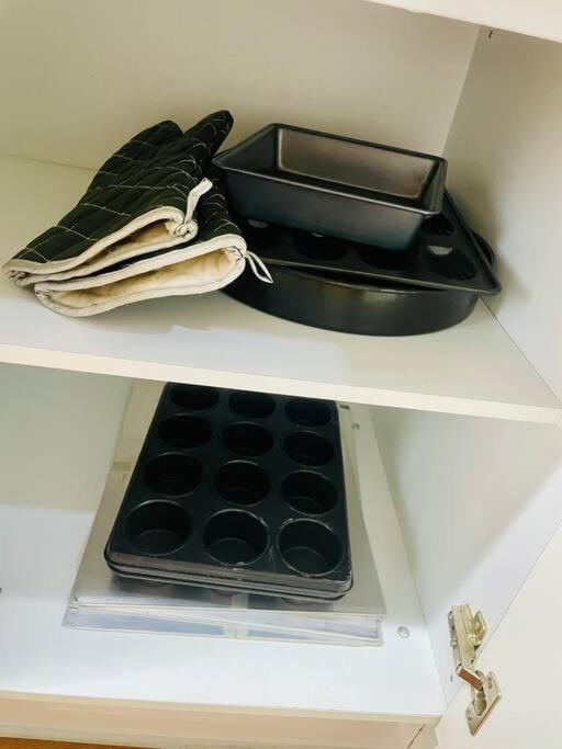 The biggest three bedroom in Hongdae, Sinchon, Yonsei view 3