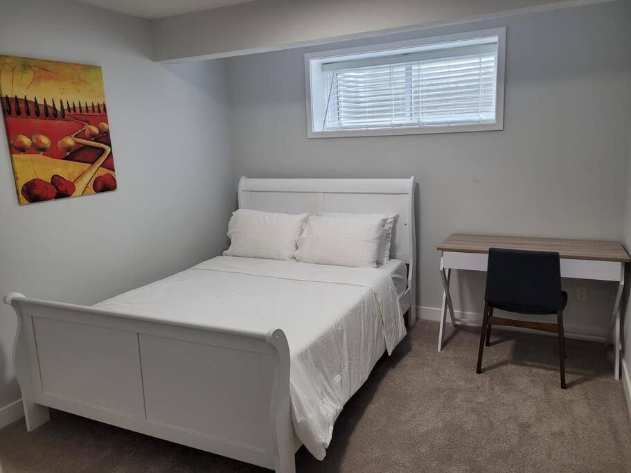 Beautiful Comfy Guest Suite in West EDM