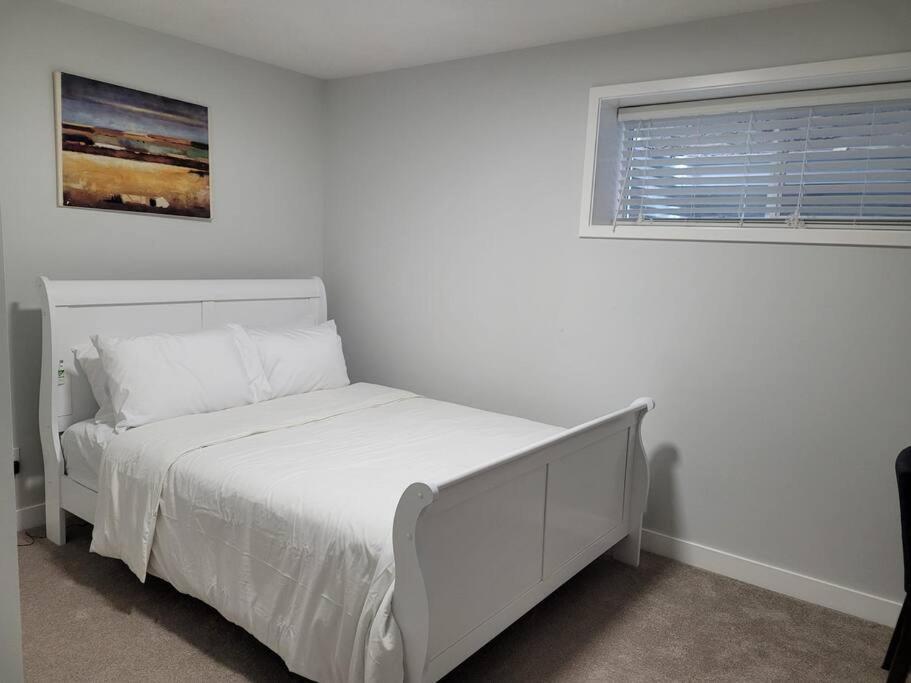 Beautiful Comfy Guest Suite in West EDM