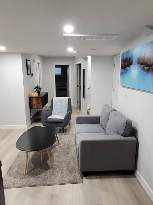 Beautiful Comfy Guest Suite in West EDM