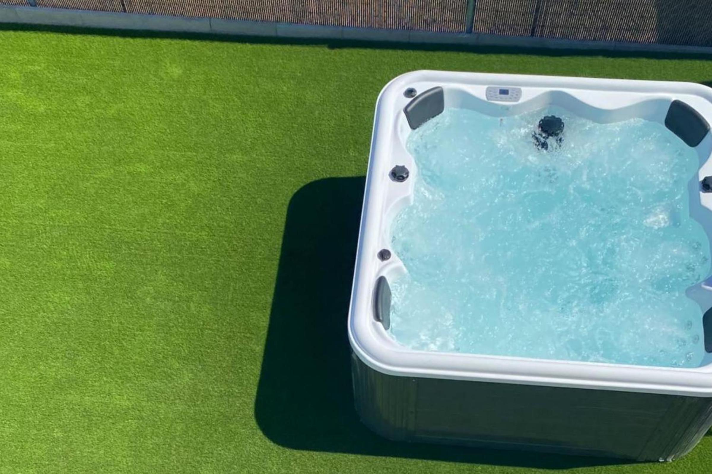 Villa with jacuzzi Golf Vistabella