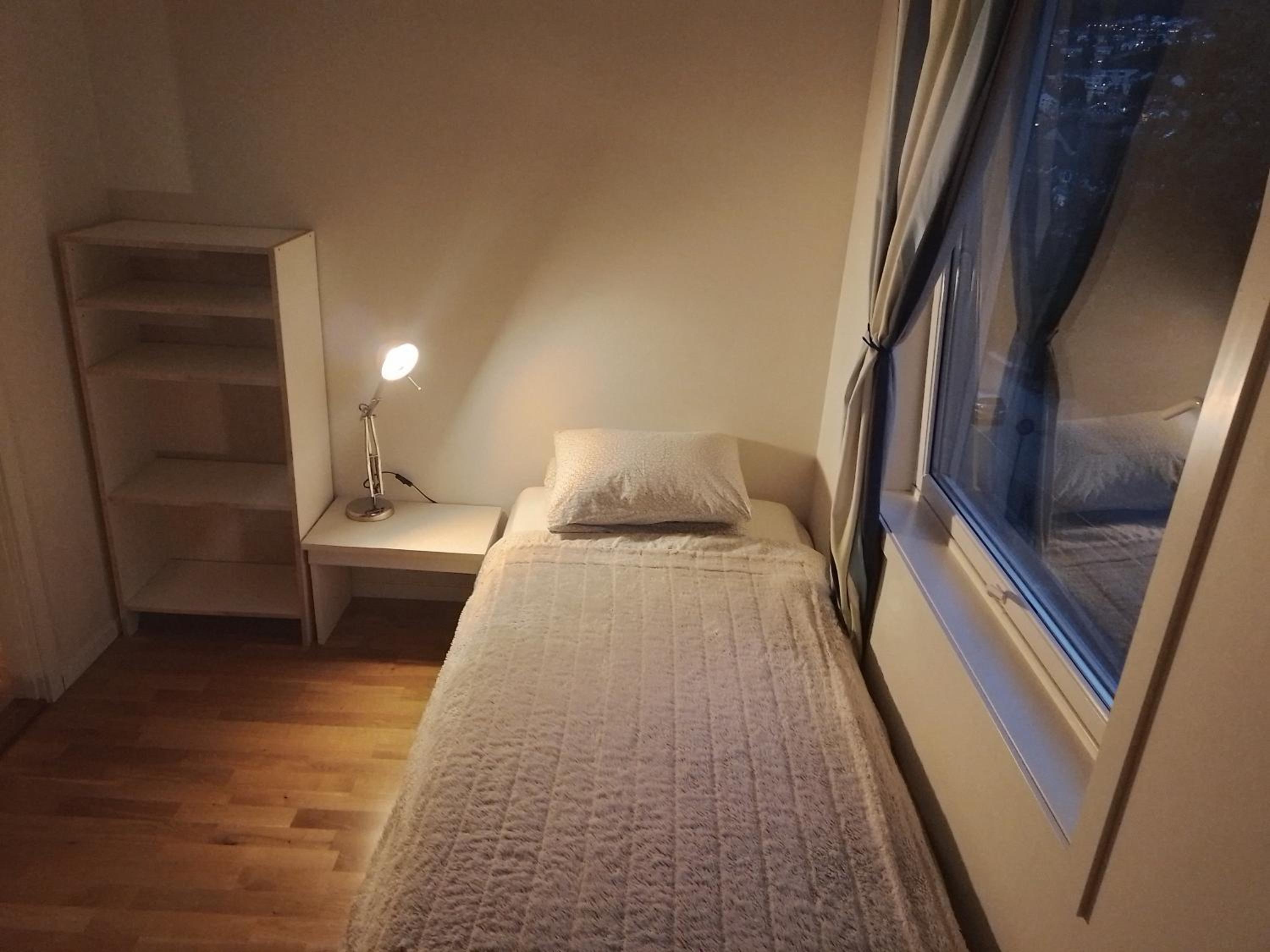 Cosy apartment near city center view 5