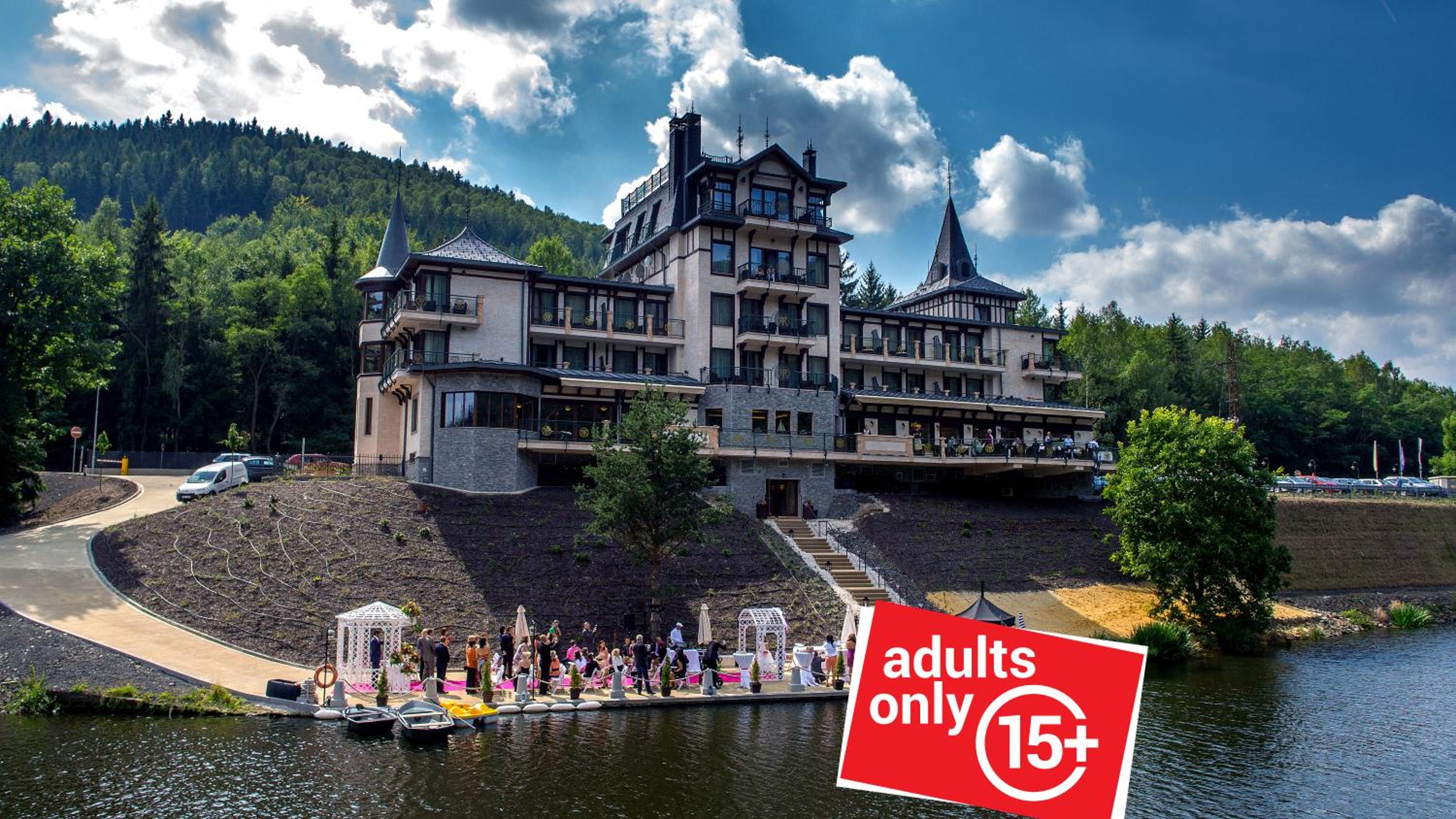 Hotel Retro Riverside Wellness Resort